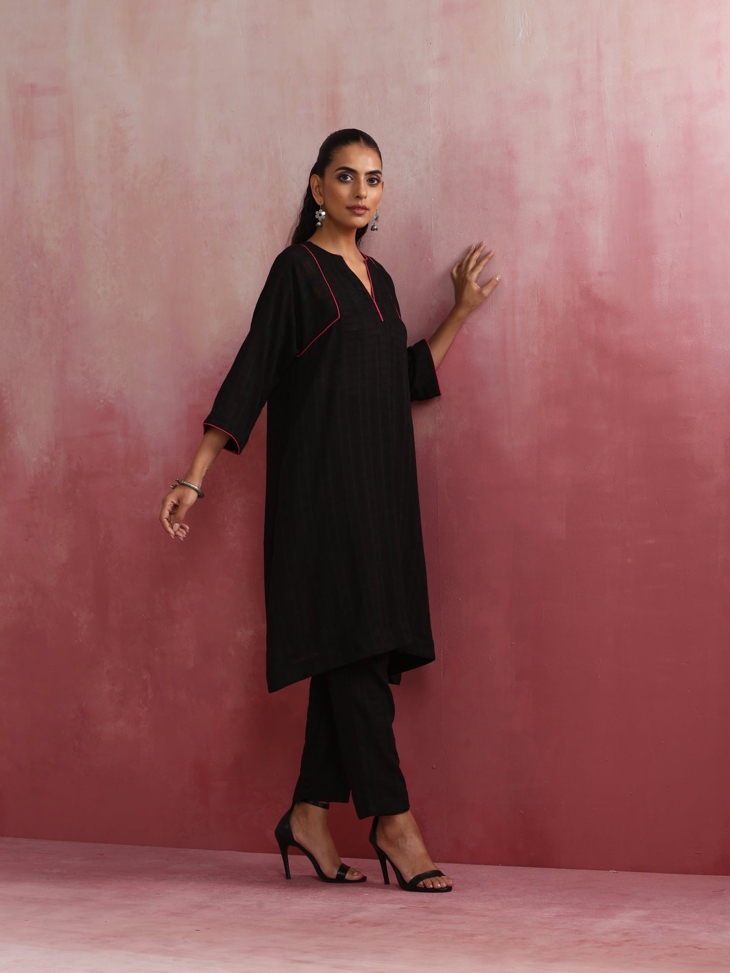 trueBrowns Black Cotton Dobby Kurta Co-ord set - Distacart