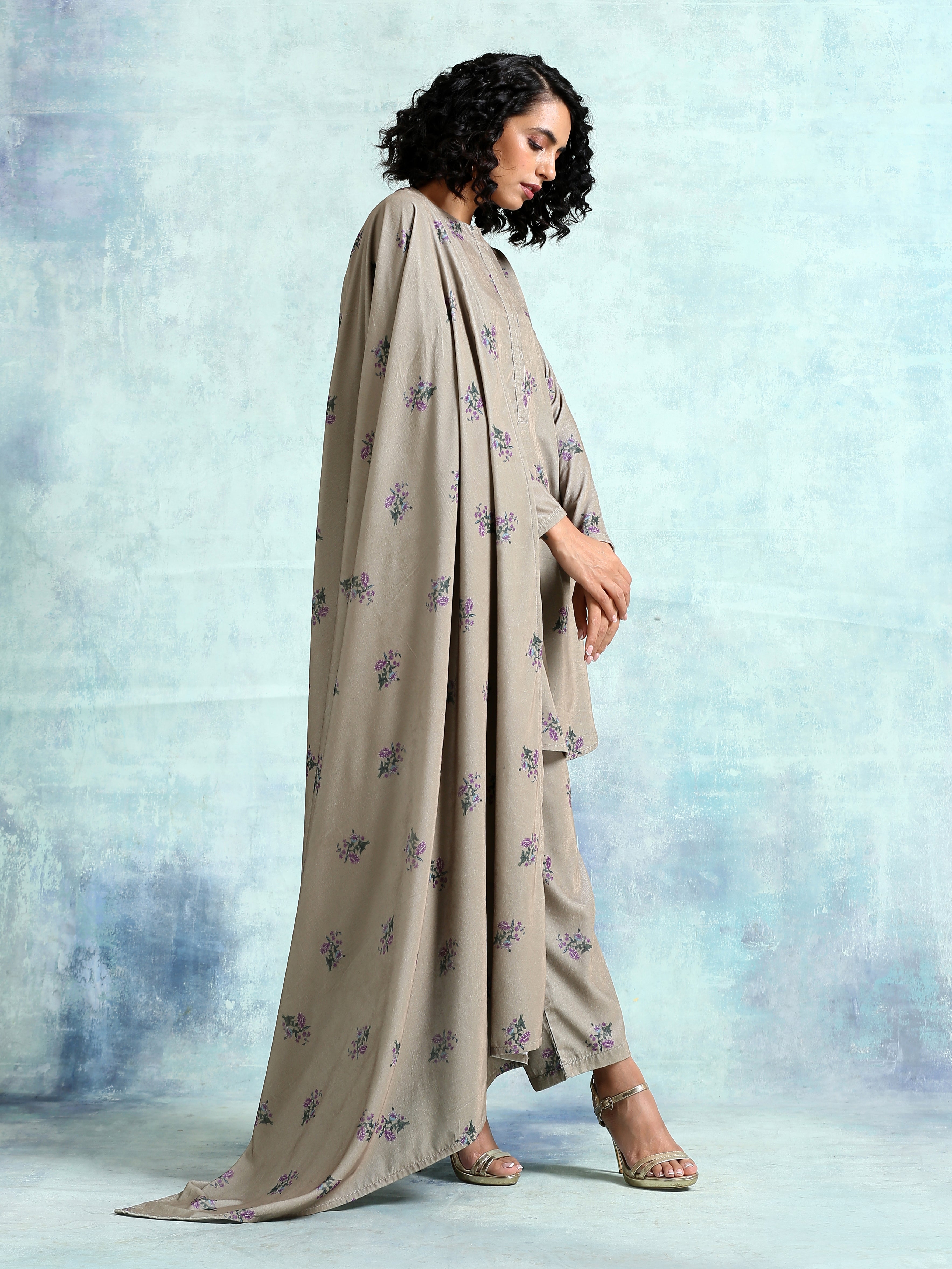 trueBrowns Sage Printed Velvet Shawl - Distacart