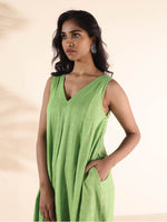Thumbnail for trueBrowns Green Cotton Dobby Sleeveless Kurta Pant Set - Distacart
