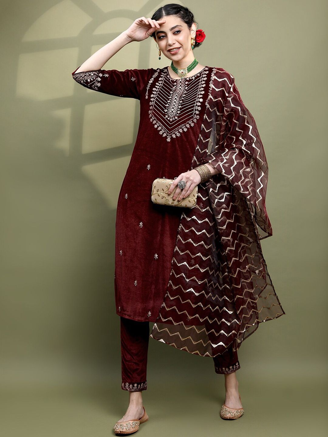 Vishudh Women Floral Embroidered Knitted Velvet Kurta with Trousers & With Dupatta - Distacart