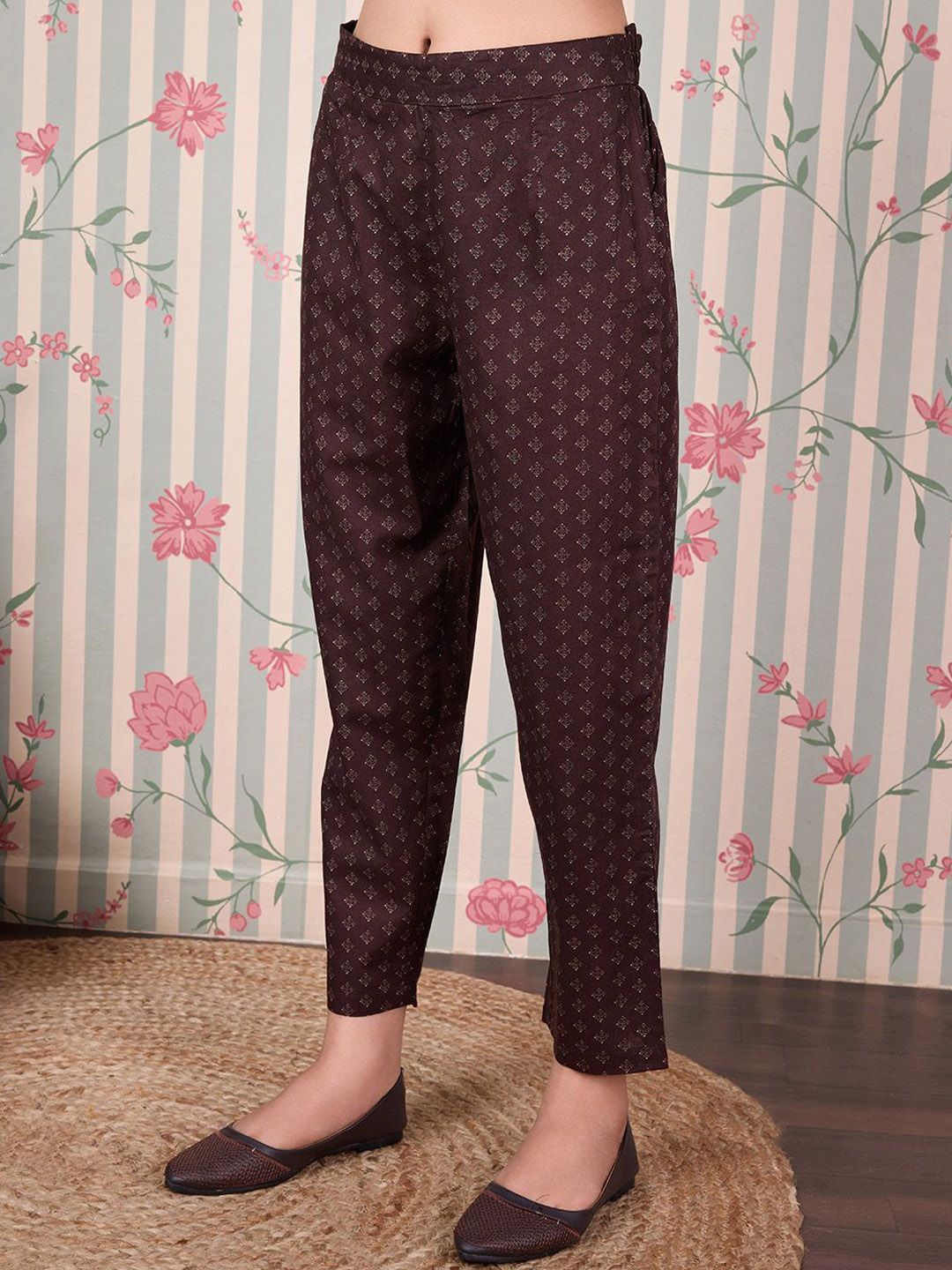 Ode by House of Pataudi Floral Printed Regular Pure Cotton Kurta with Trousers & Dupatta - Distacart