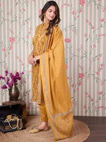 Thumbnail for Ode by House of Pataudi Floral Printed Regular Pure Cotton Kurta with Trousers & Dupatta - Distacart