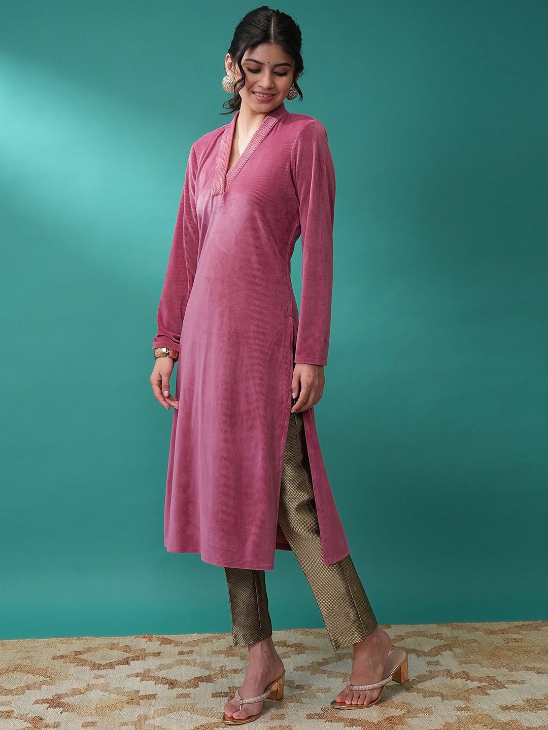 Vishudh Pink V Neck Long Sleeves Gotta Patti Kurta
