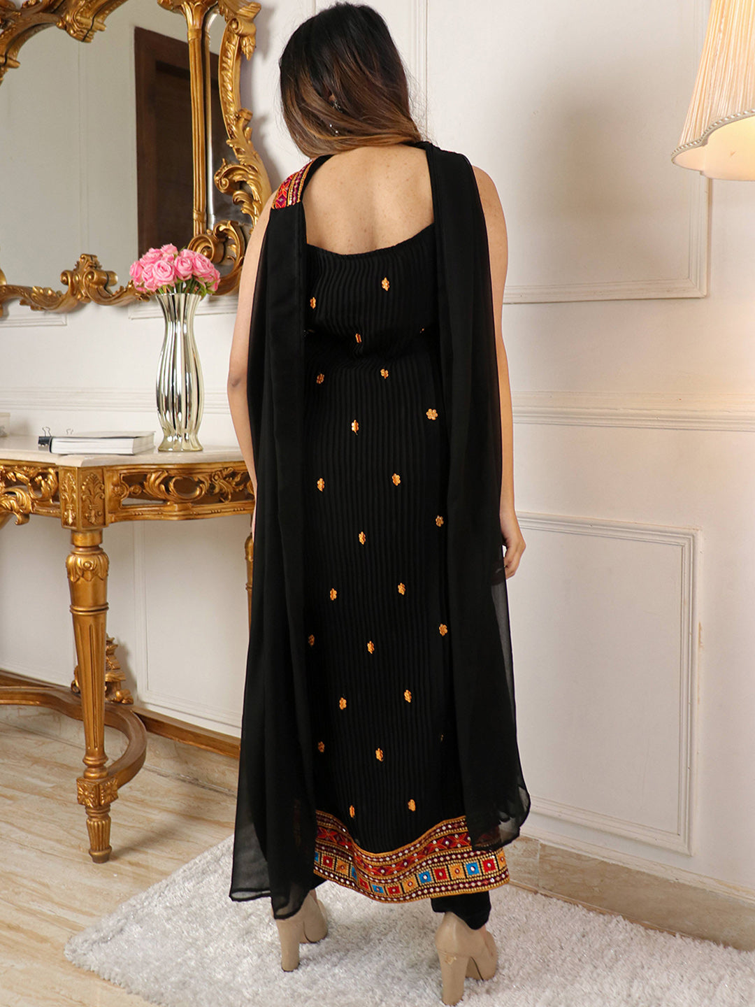Kalini Floral Embroidered Regular Kurta With Trousers & Dupatta - Distacart