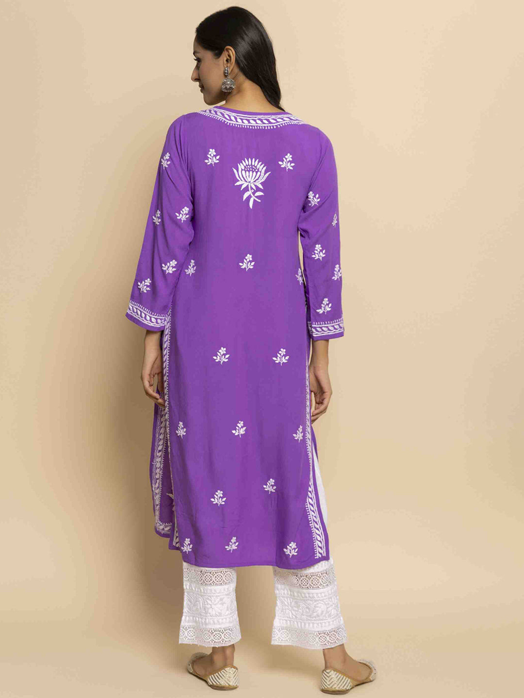 HOUSE OF KARI Ethnic Motifs Chikankari Embroidered Notched Round Neck Straight Kurta - Distacart