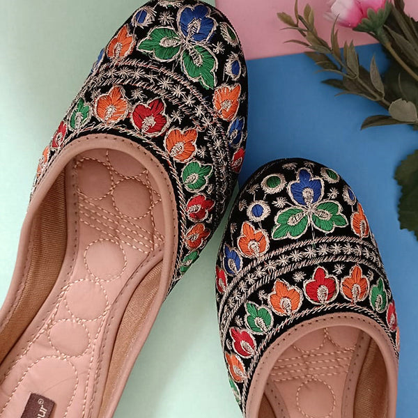 Desi Colour Women Indian Ethnic Footwear-Black Florence - Distacart