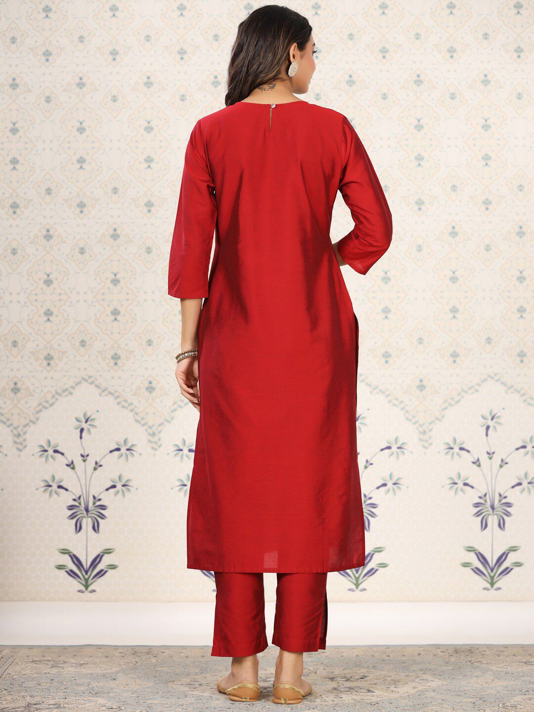 Ode by House of Pataudi Floral Embroidered Kurta - Distacart