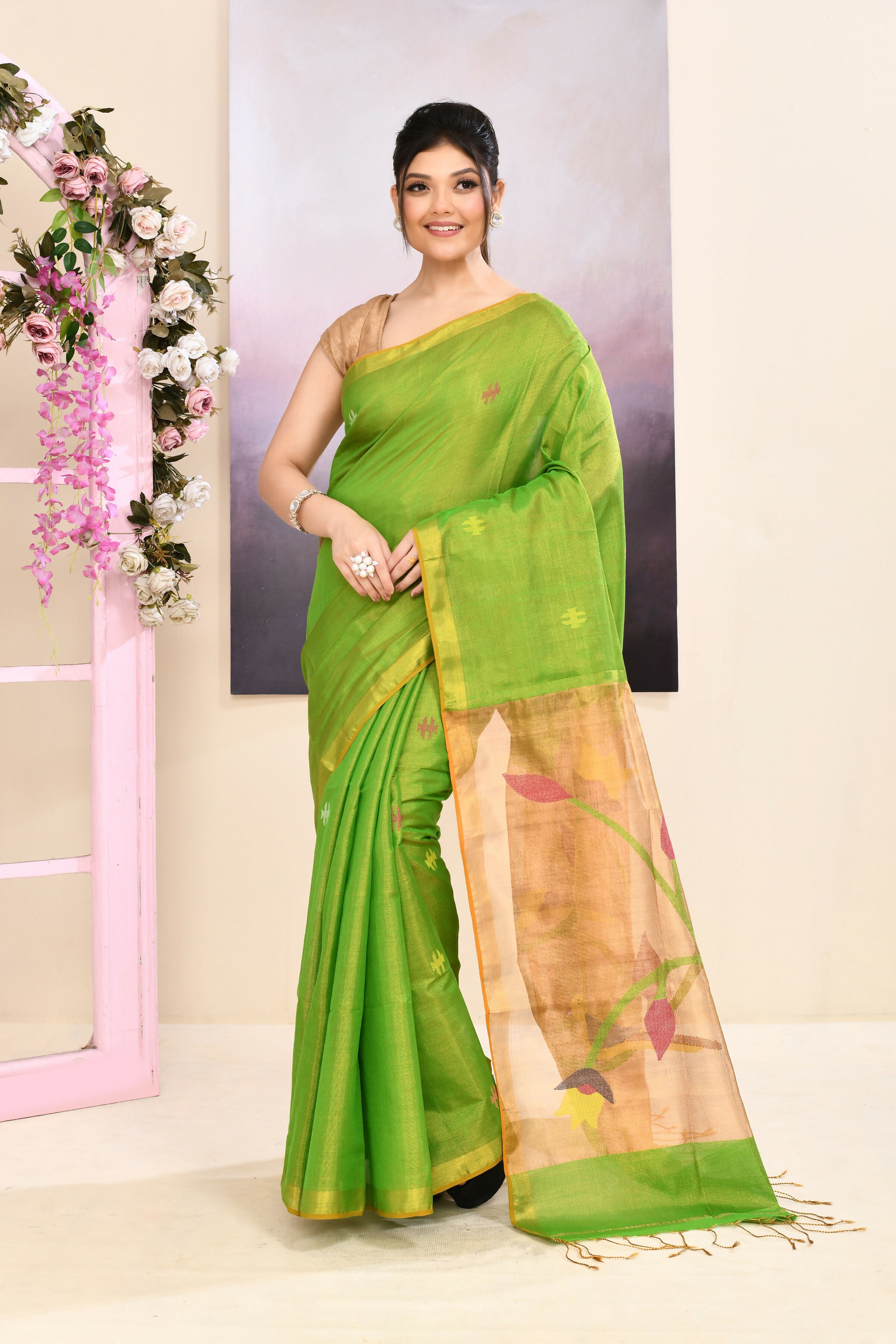 Piyari Fashion Women's Green Embellished Tissue Jamdani Saree - Dista