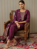 Thumbnail for Ode by House of Pataudi Purple Ethnic Motifs Straight Kurta & Trousers With Dupatta - Distacart