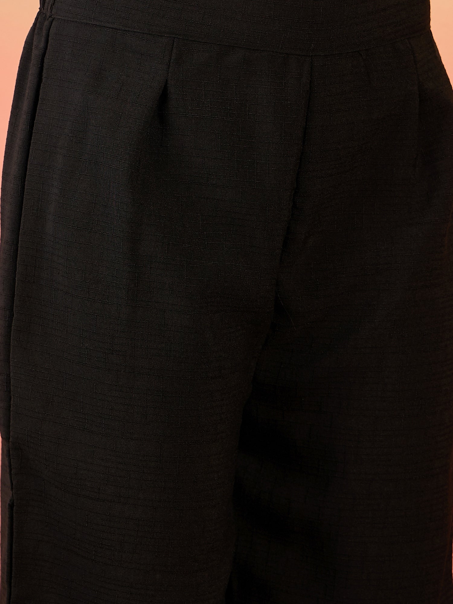 InWeave White Embroidery R Neck Black Set - Distacart