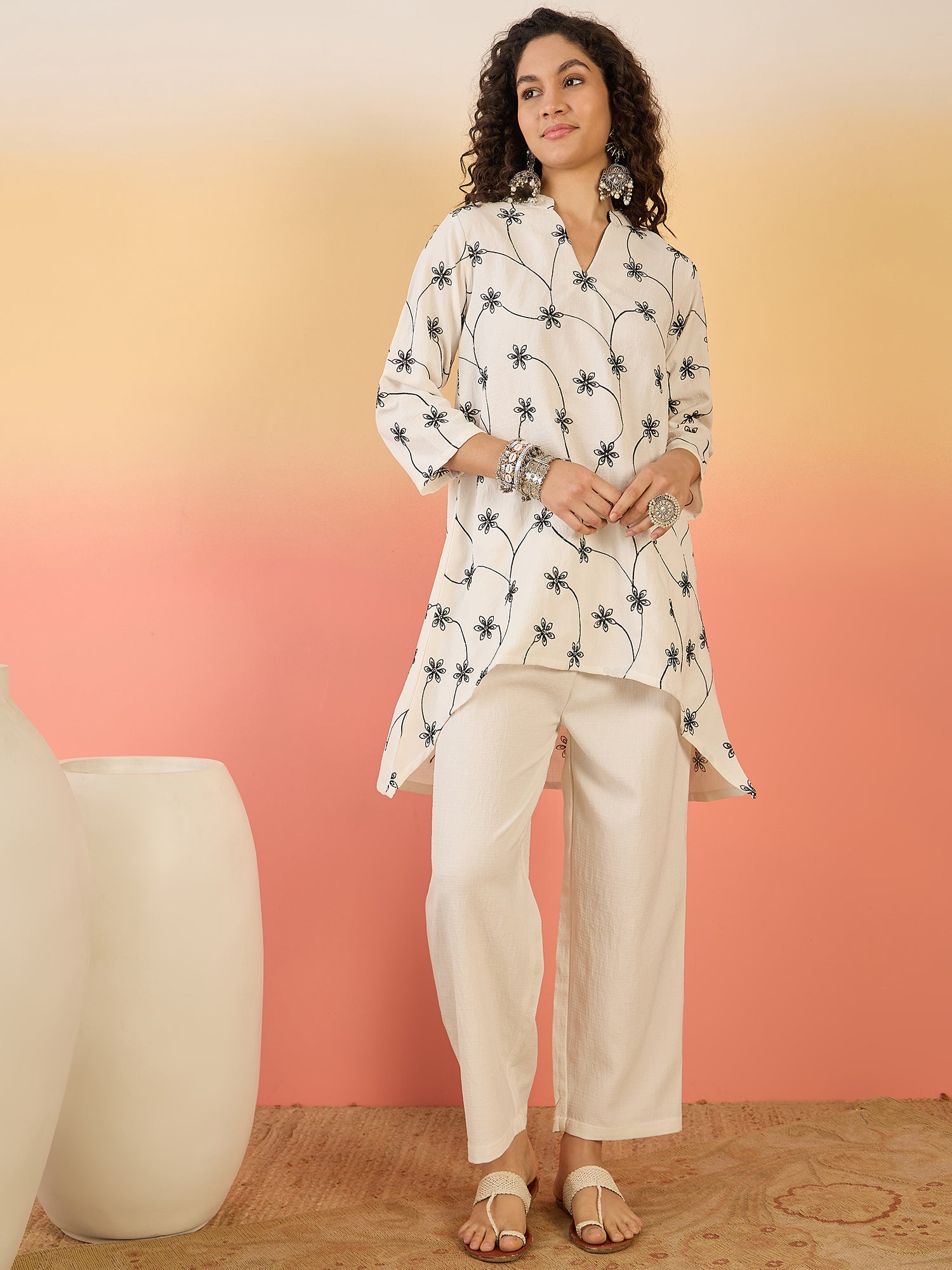 InWeave White Embroidery Mandarin White Set