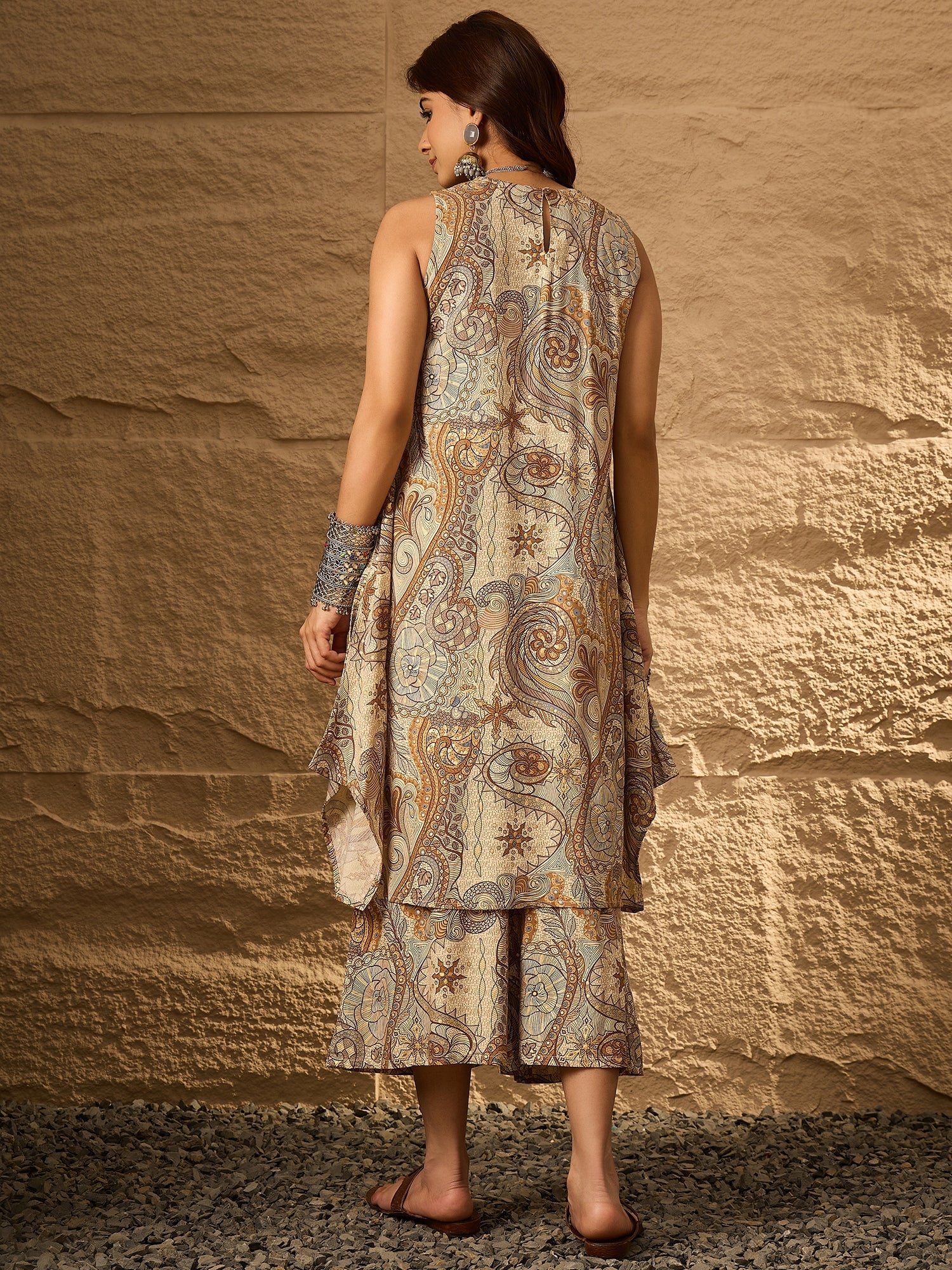 InWeave Beige Paisley Flower R Neck Kurta Set - Distacart