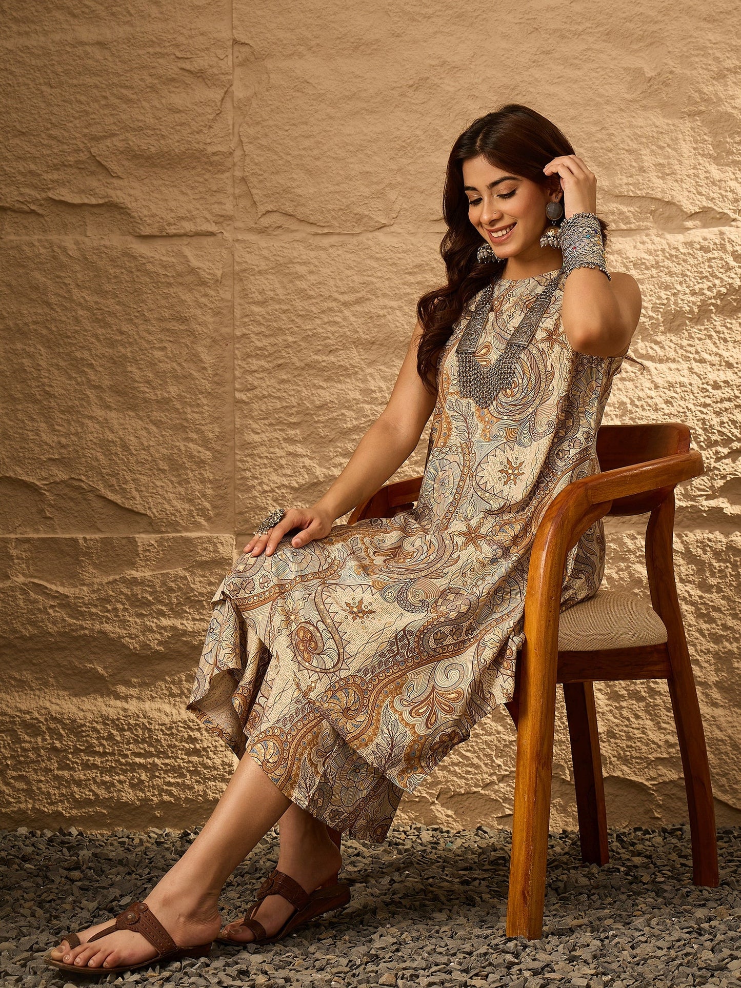 InWeave Beige Paisley Flower R Neck Kurta Set - Distacart