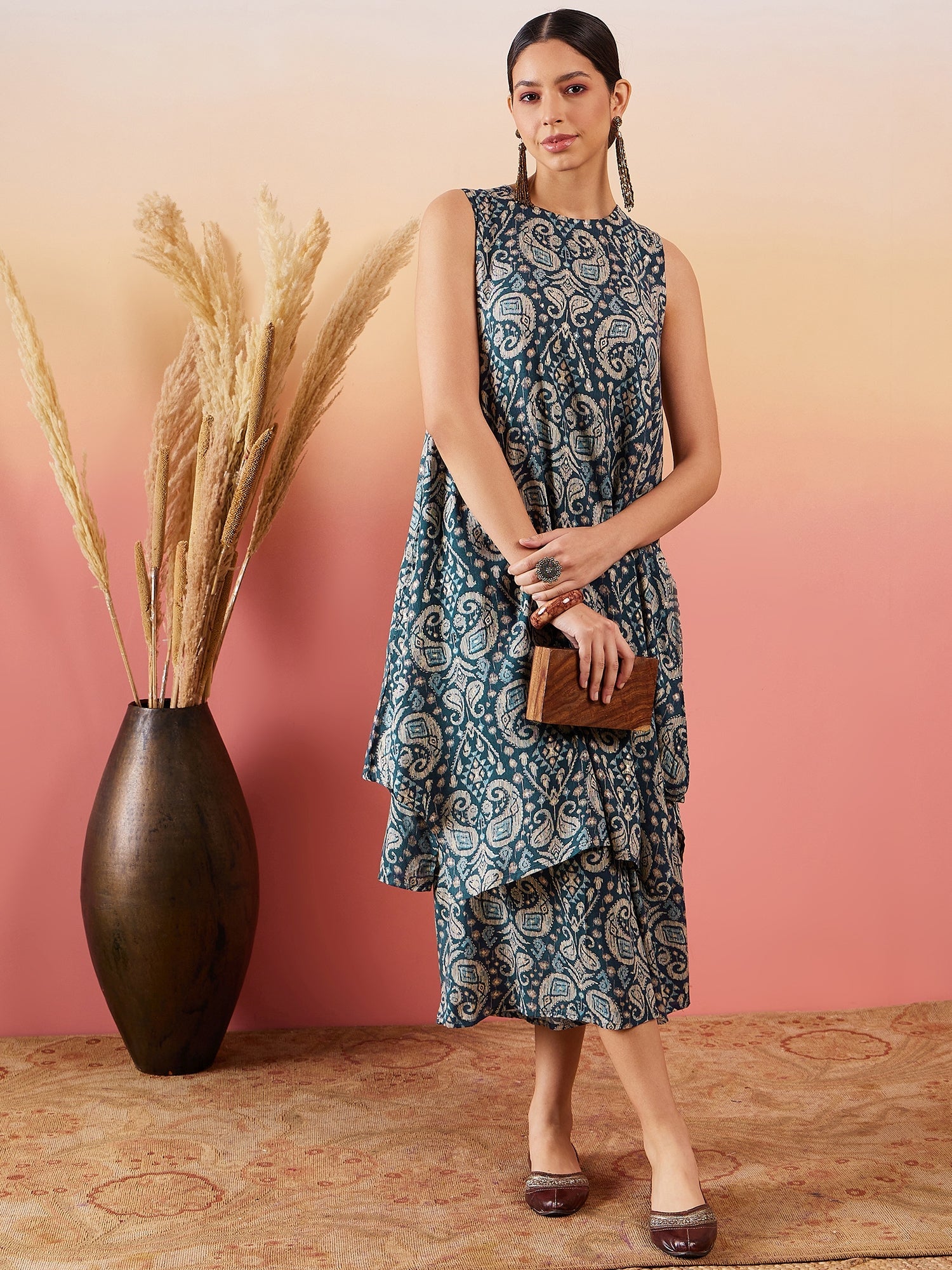 InWeave Slate Grey Paisley Round Neck Kurta Short Palazzo Set - Distacart