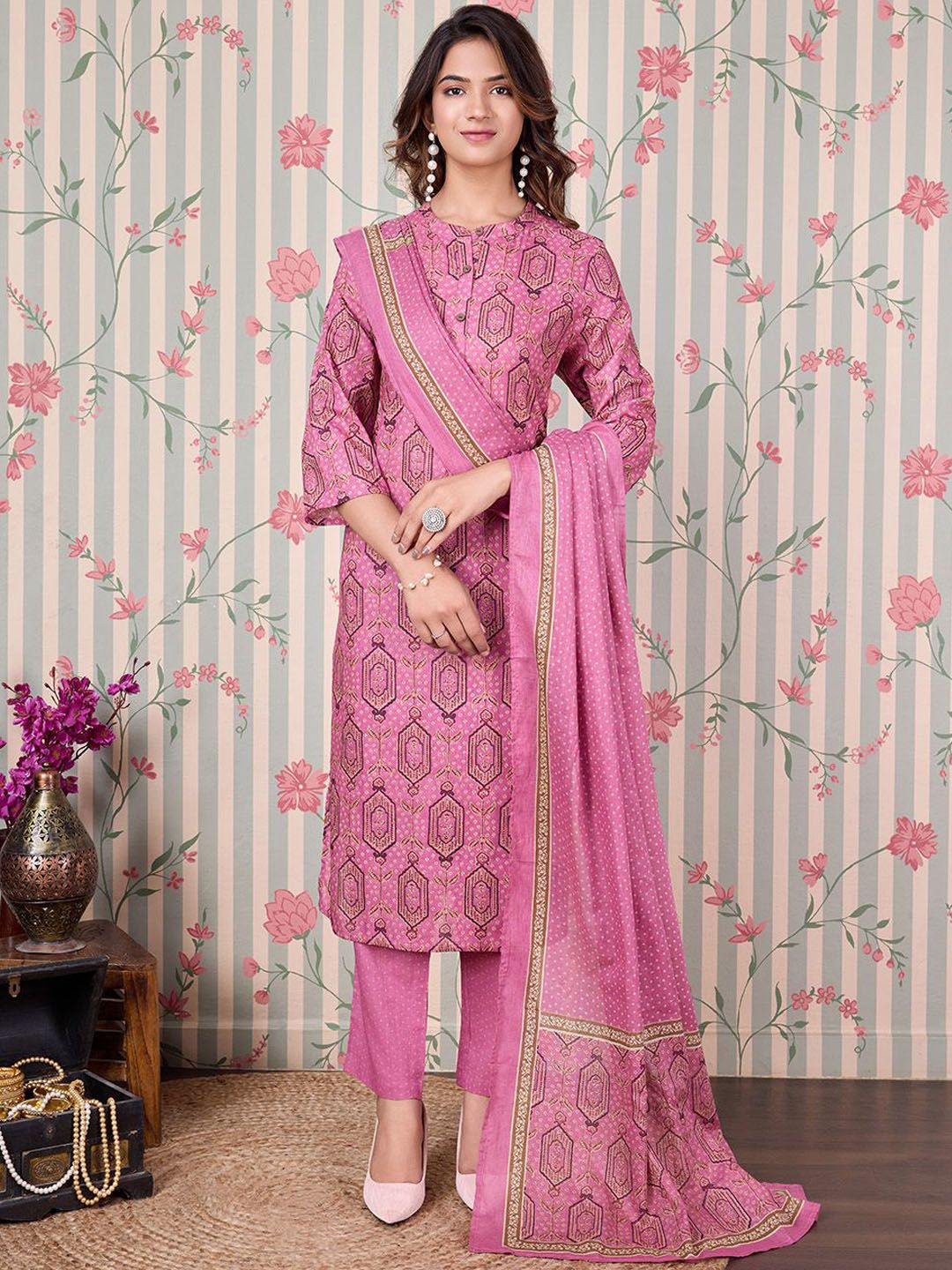 Ode by House of Pataudi Floral Printed Regular Pure Cotton Kurta with Trousers & Dupatta - Distacart