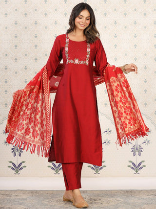 Ode by House of Pataudi Floral Yoke Design Kurta With Trousers & Dupatta - Distacart