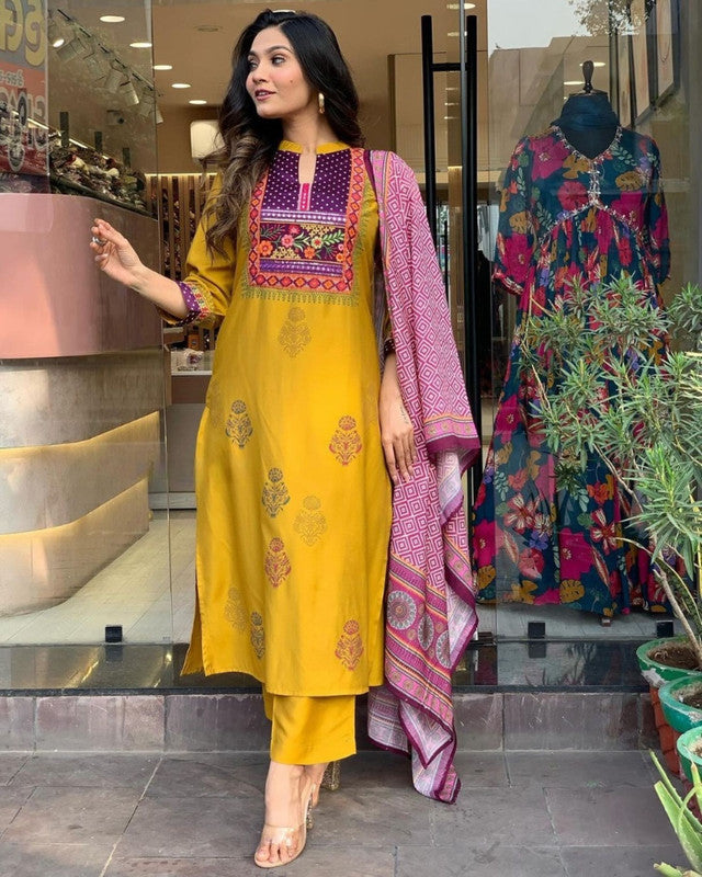 Malishka Women's Mustard Chanderi Printed Kurta Set With Dupatta - Distacart