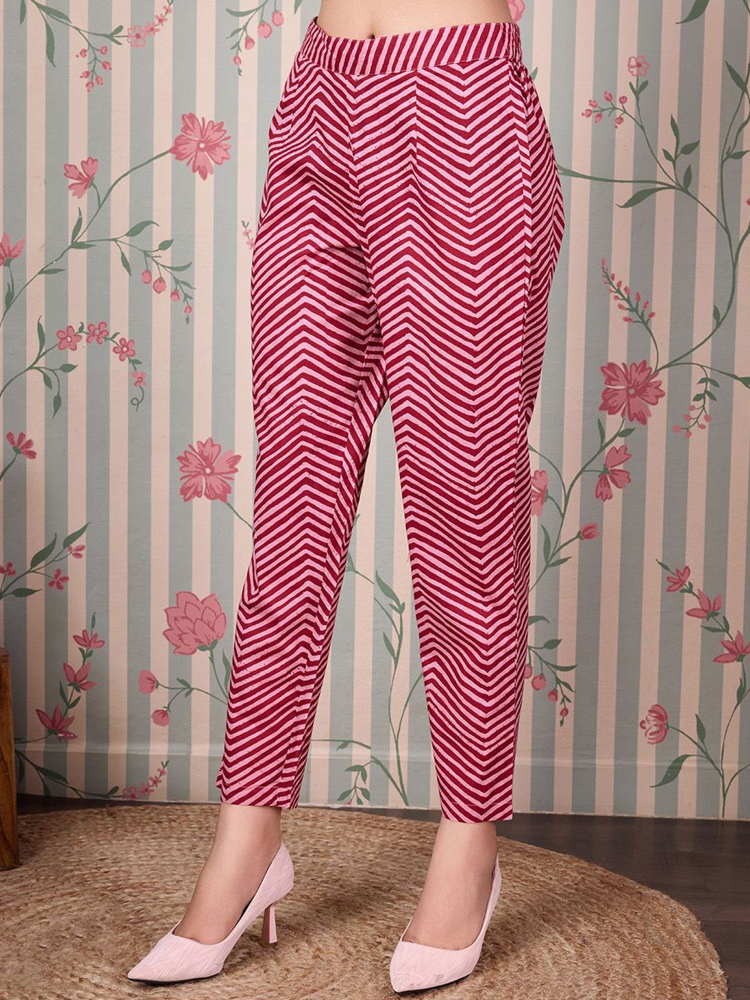 Ode by House of Pataudi Floral Printed Regular Pure Cotton Kurta with Trousers & Dupatta - Distacart