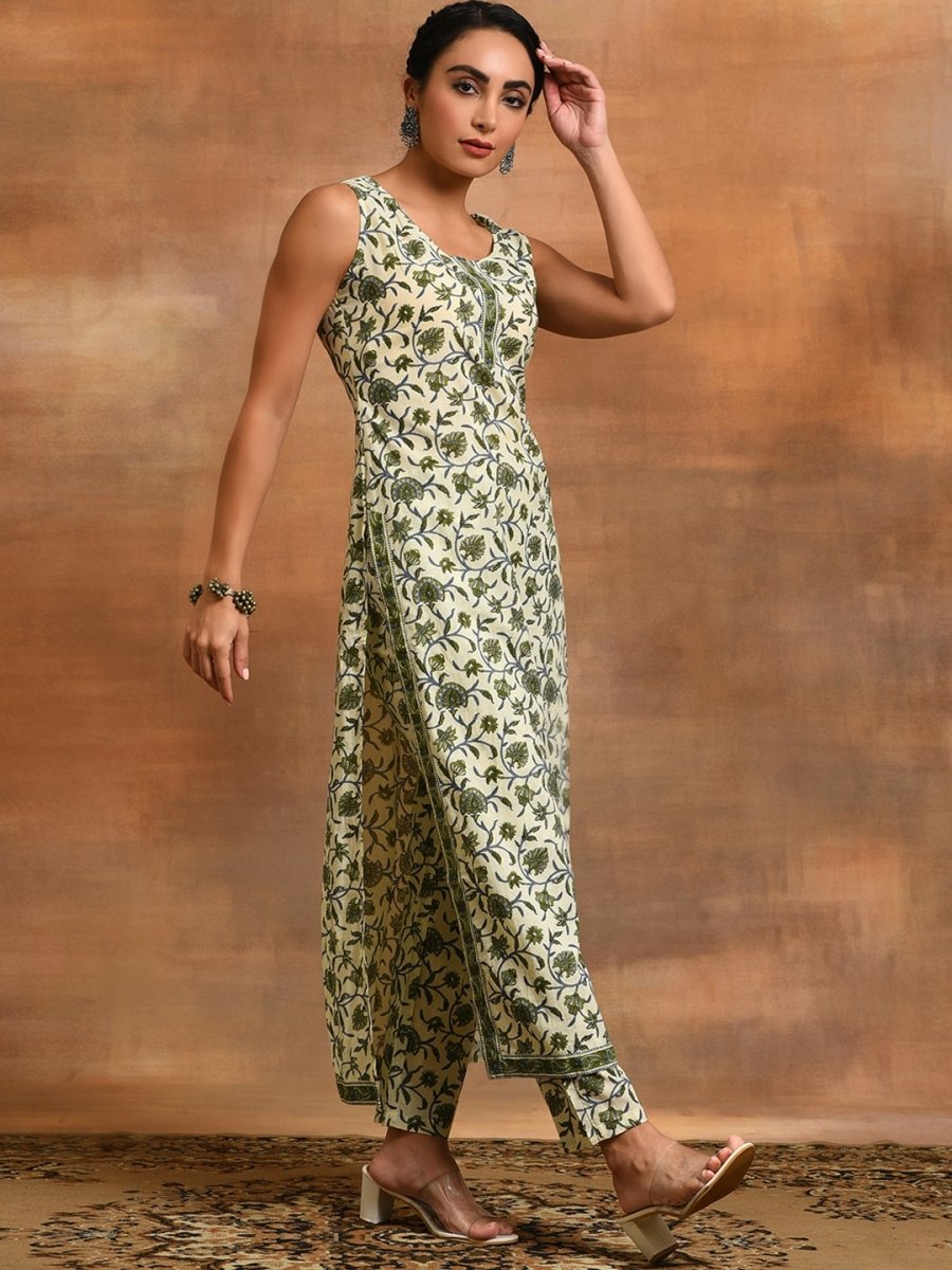 Aks Floral Printed Pure Cotton Straight Kurta with Trousers - Distacart