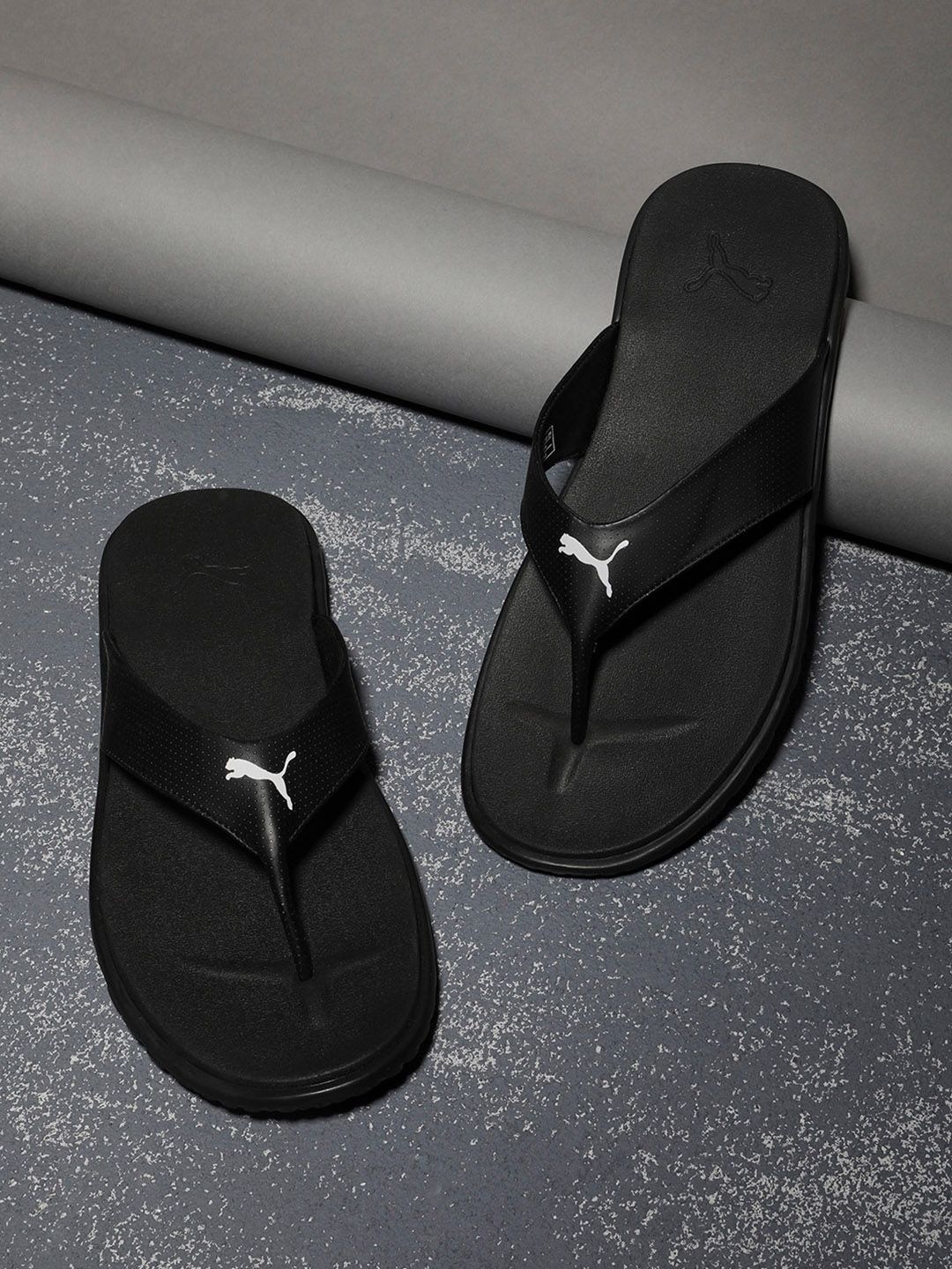Puma Men & Women Black Solid Galaxy Comfort Flip-Flops