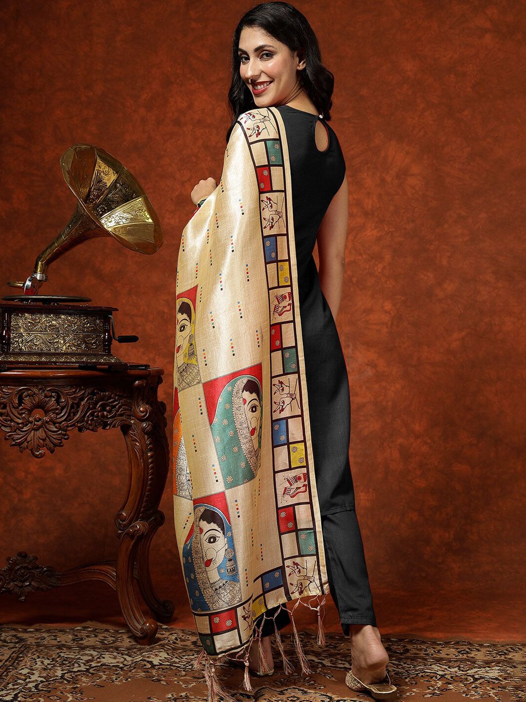 Kalini Round Neck Kurta & Trousers With Dupatta