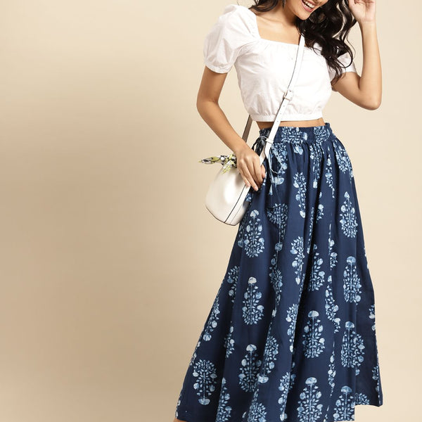 TAG 7 Women Navy Blue & White Printed Flared Palazzos - Distacart