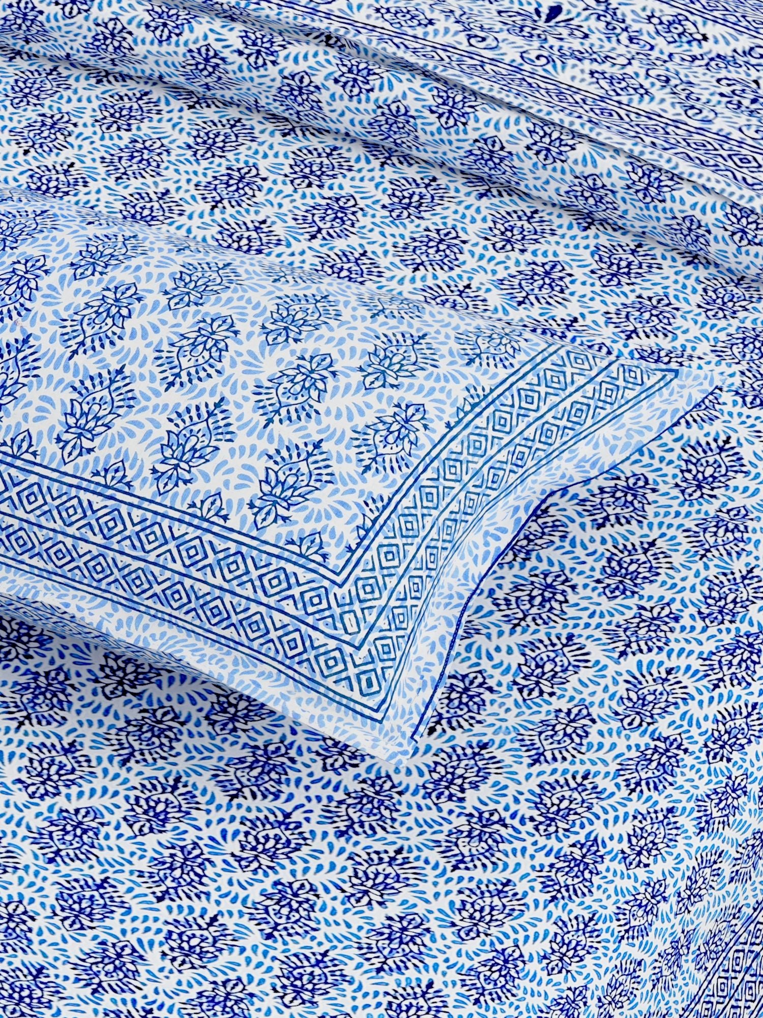 White Blue Ethnic Motifs Cotton 200TC King Bedsheet With 2 Zipper Pillow Covers - King Size by House of Ree - Distacart