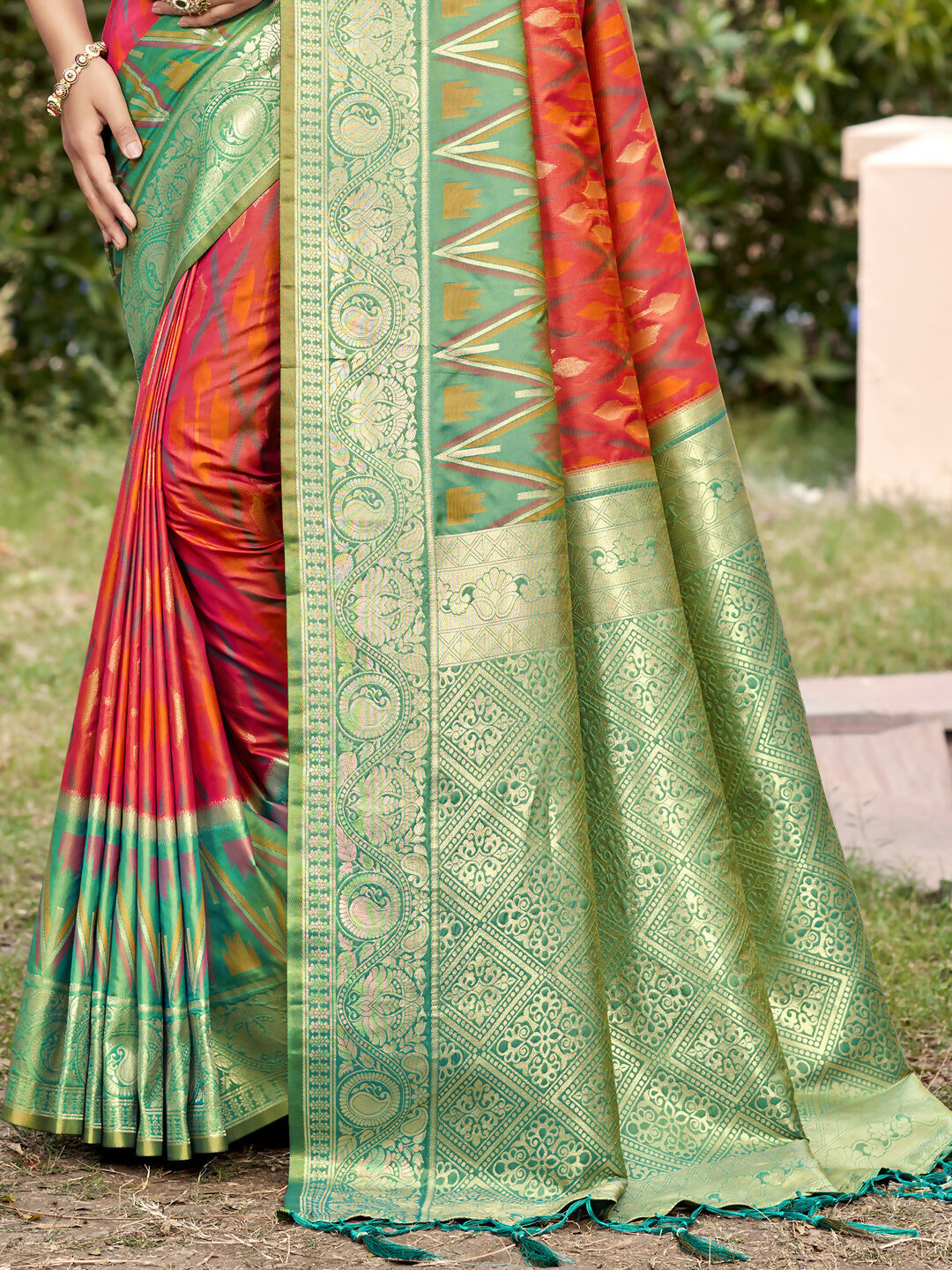 Astita Mustard Pochampally Silk Saree - Distacart