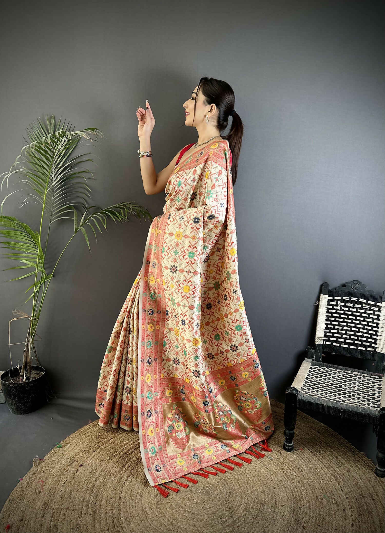 Joban Fashion Cream Banarasi Soft Silk Woven Saree