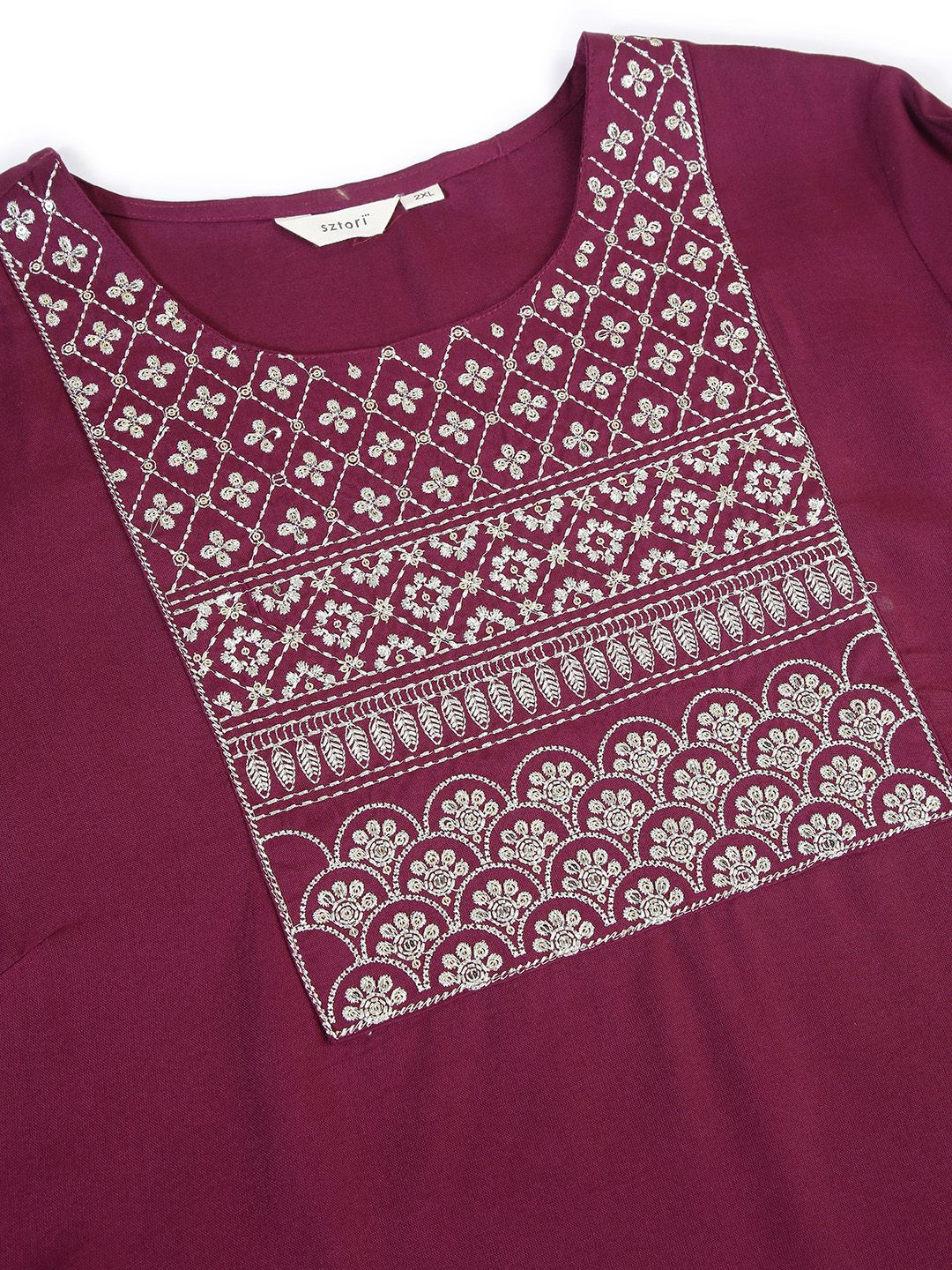 Sztori Plus Size Floral Yoke Design Thread Work Straight Kurta