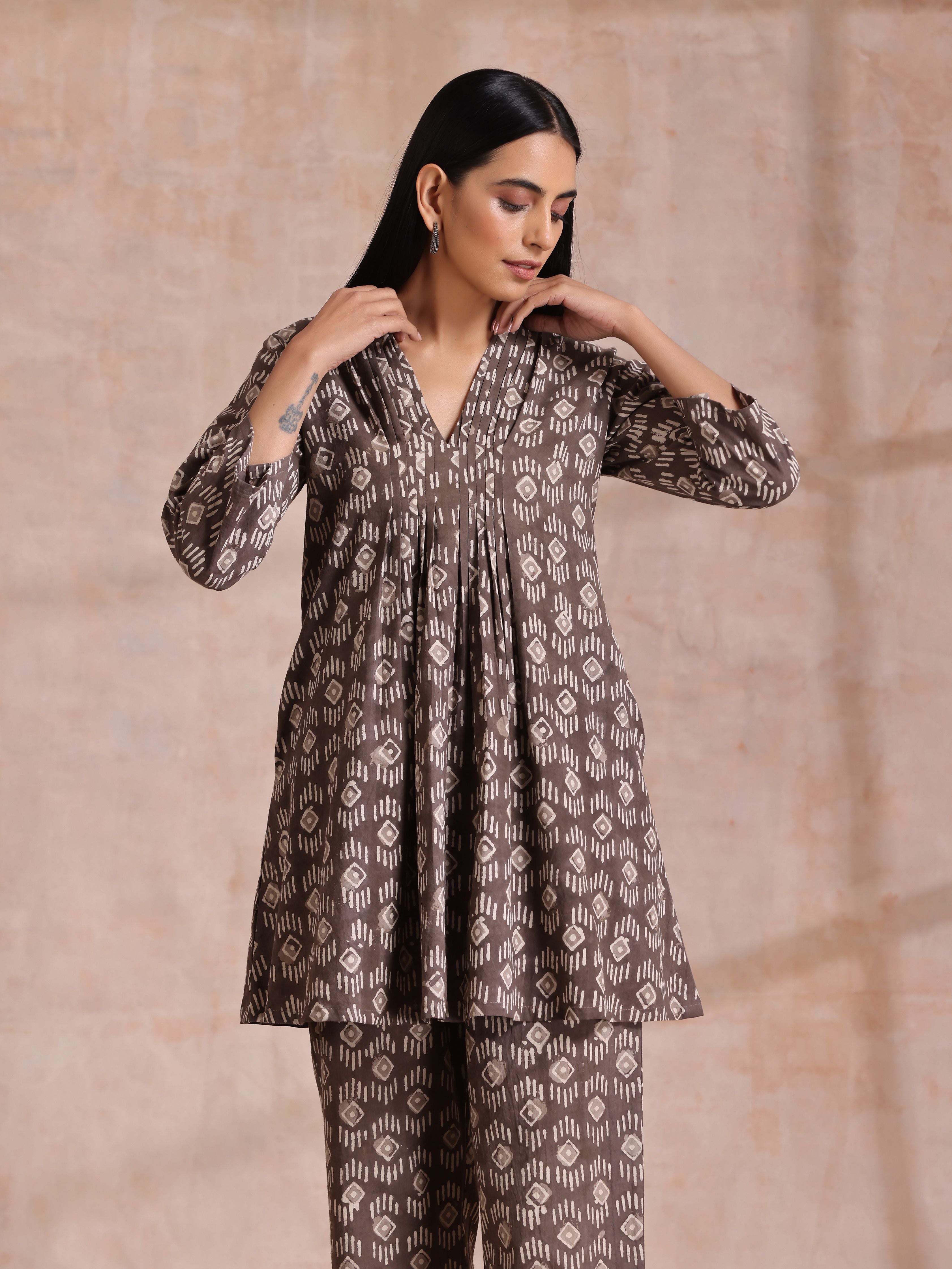 trueBrowns Clay Dabu Geometric Print Cotton Pleated Co-Ord Set - Distacart
