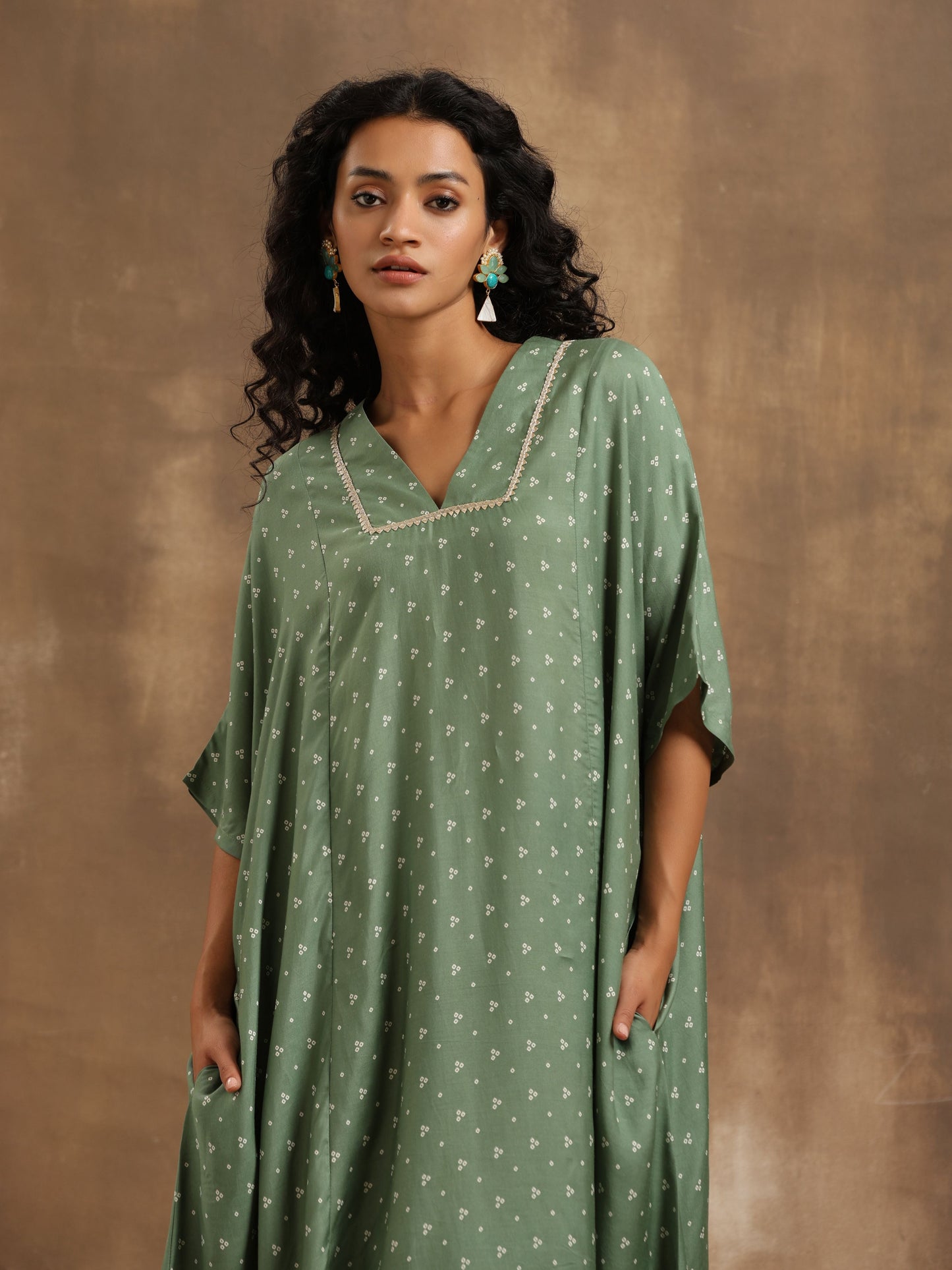 trueBrowns Light Green Bandhani Printed Silk Oversized Kurta Pant Set - Distacart