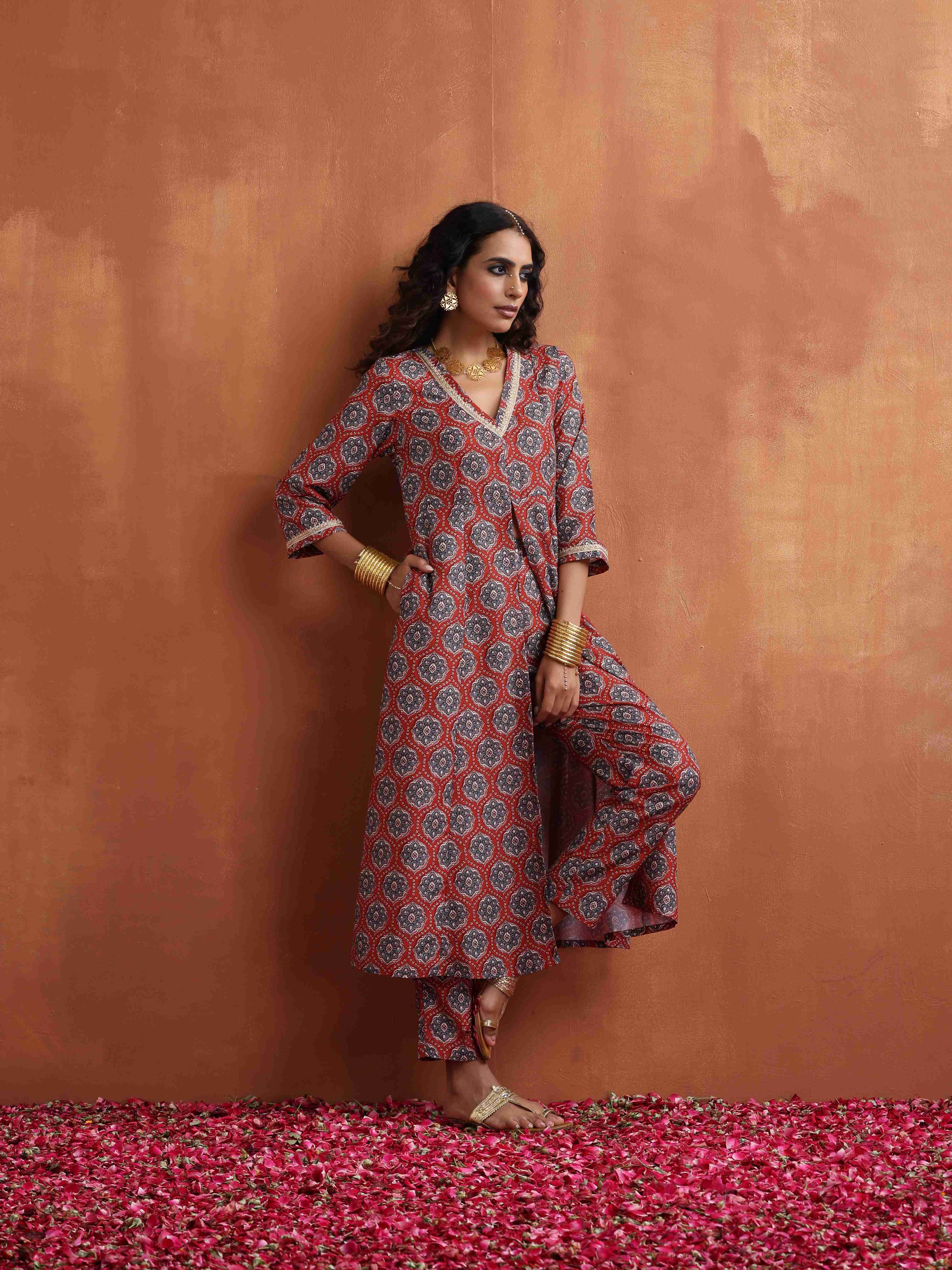 trueBrowns Rust Ajrak Print Slit Kurta Set - Distacart