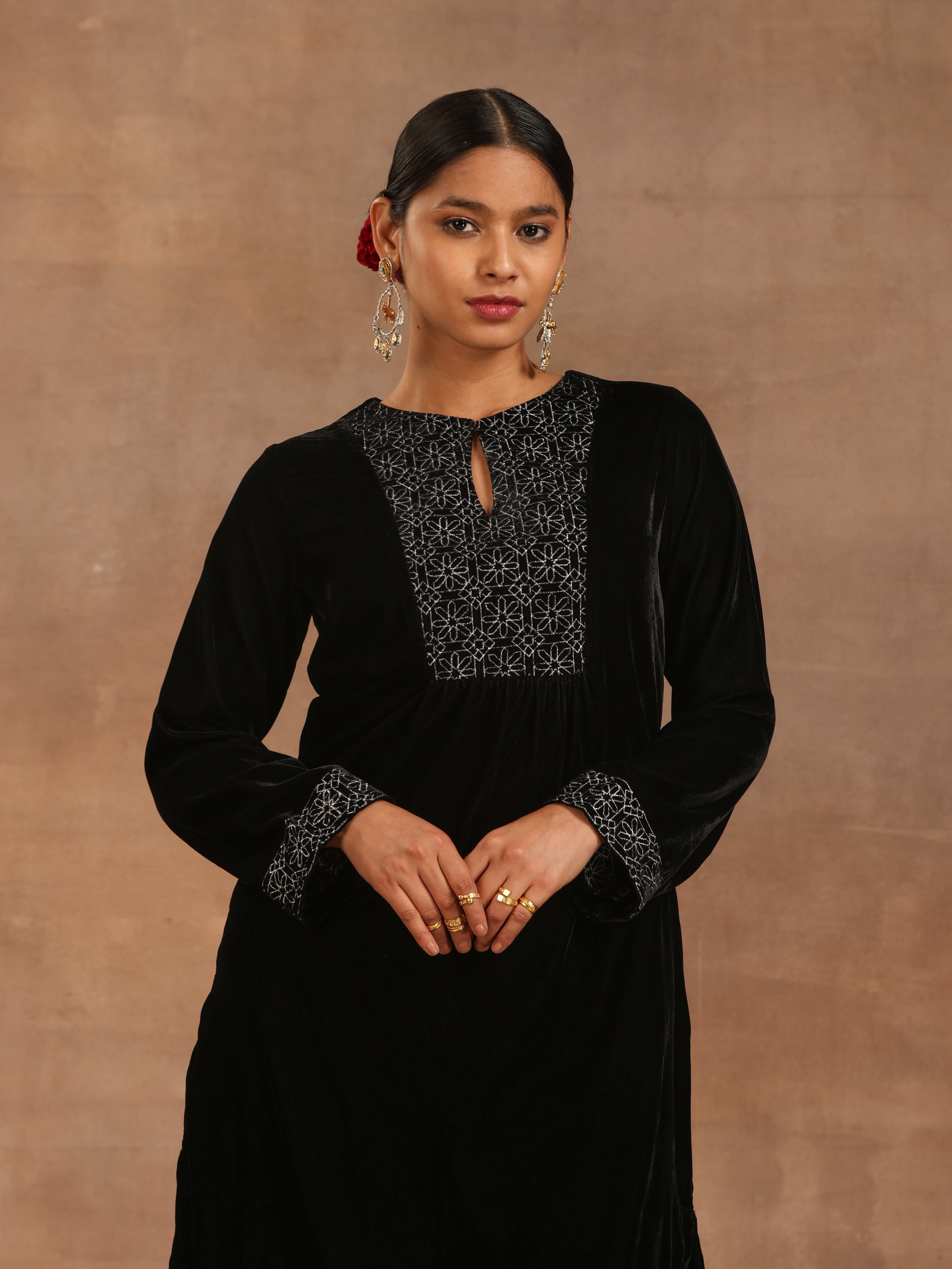 trueBrowns Black Velvet Embroidered Kurta - Distacart