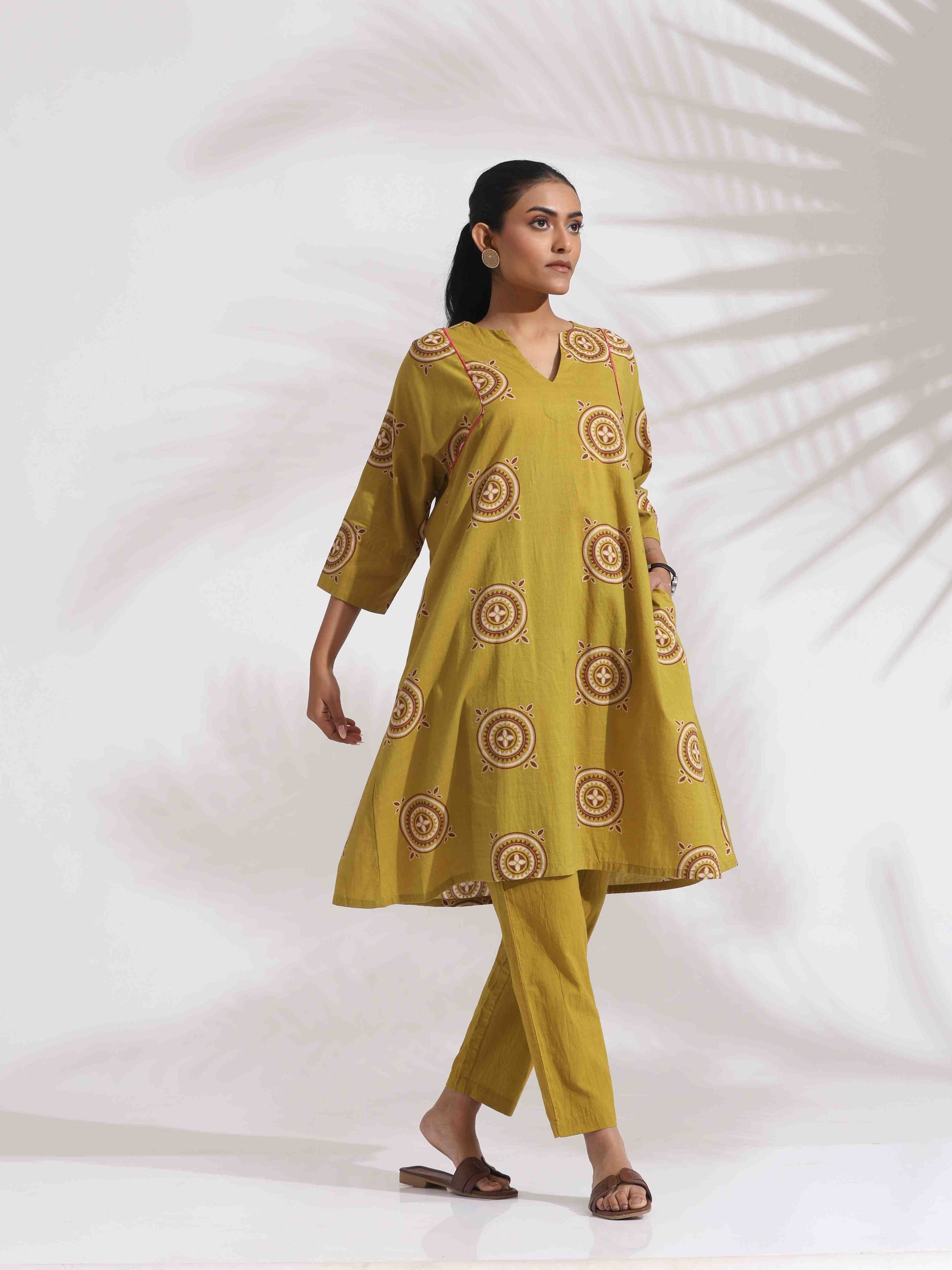 trueBrowns Green Cotton Print Kimono Sleeves Kurta Co-ord Set - Distacart