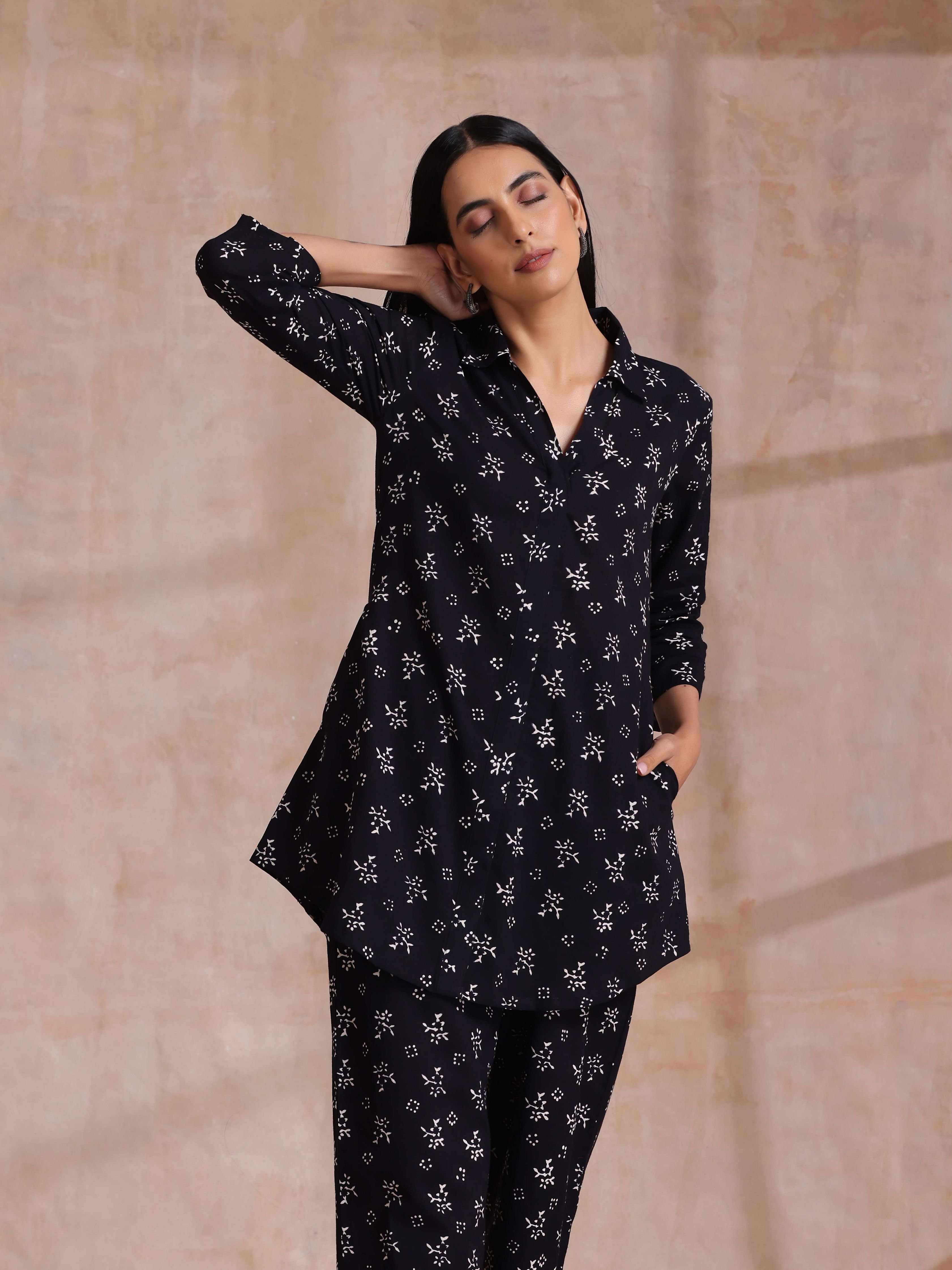 trueBrowns Black White Floral Print Cotton Collar Short Co-Ord Set - Distacart