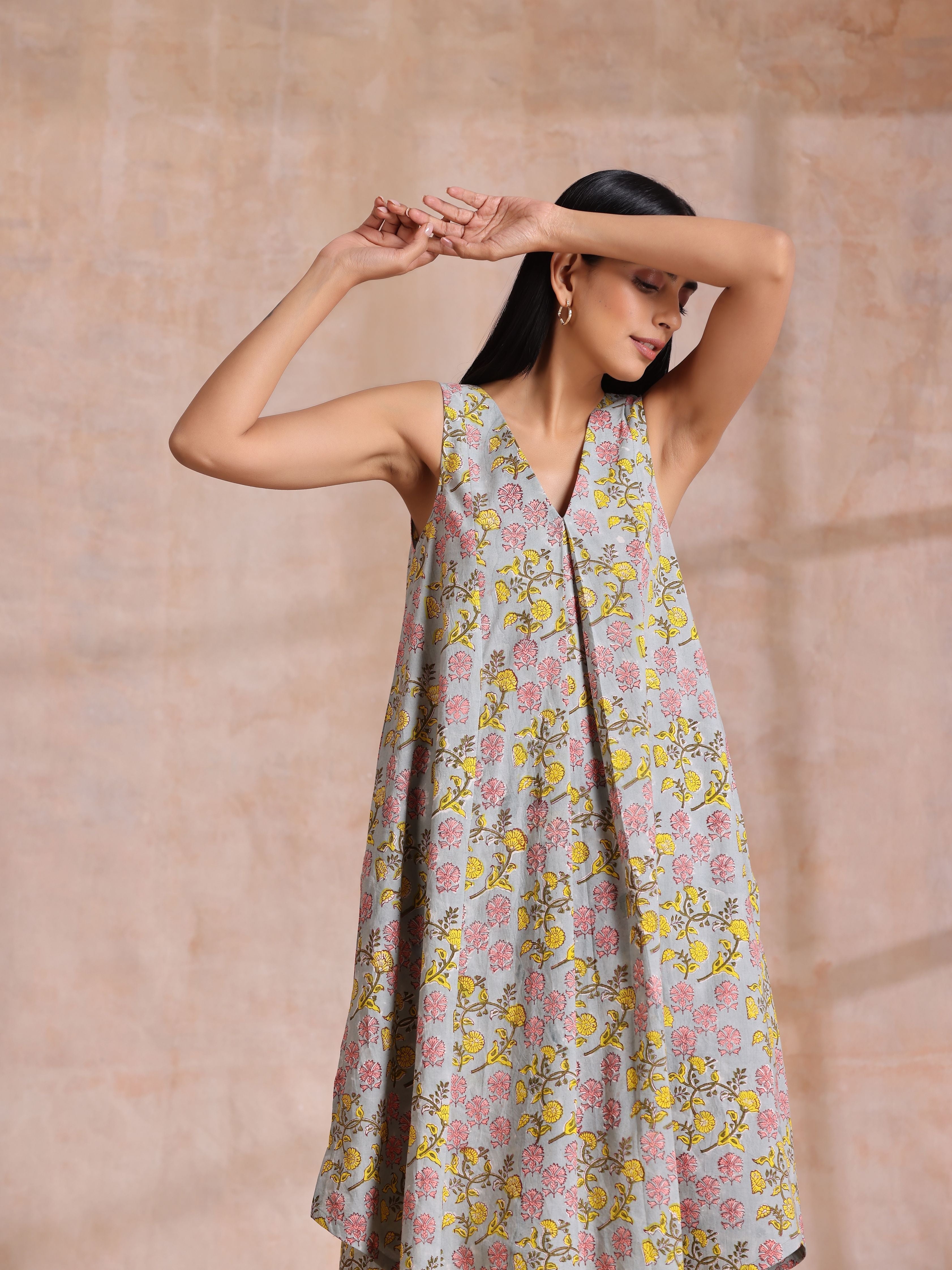 trueBrowns Grey Overall Floral Block Print Cotton Sleeveless Flared Kurta Pant Set - Distacart