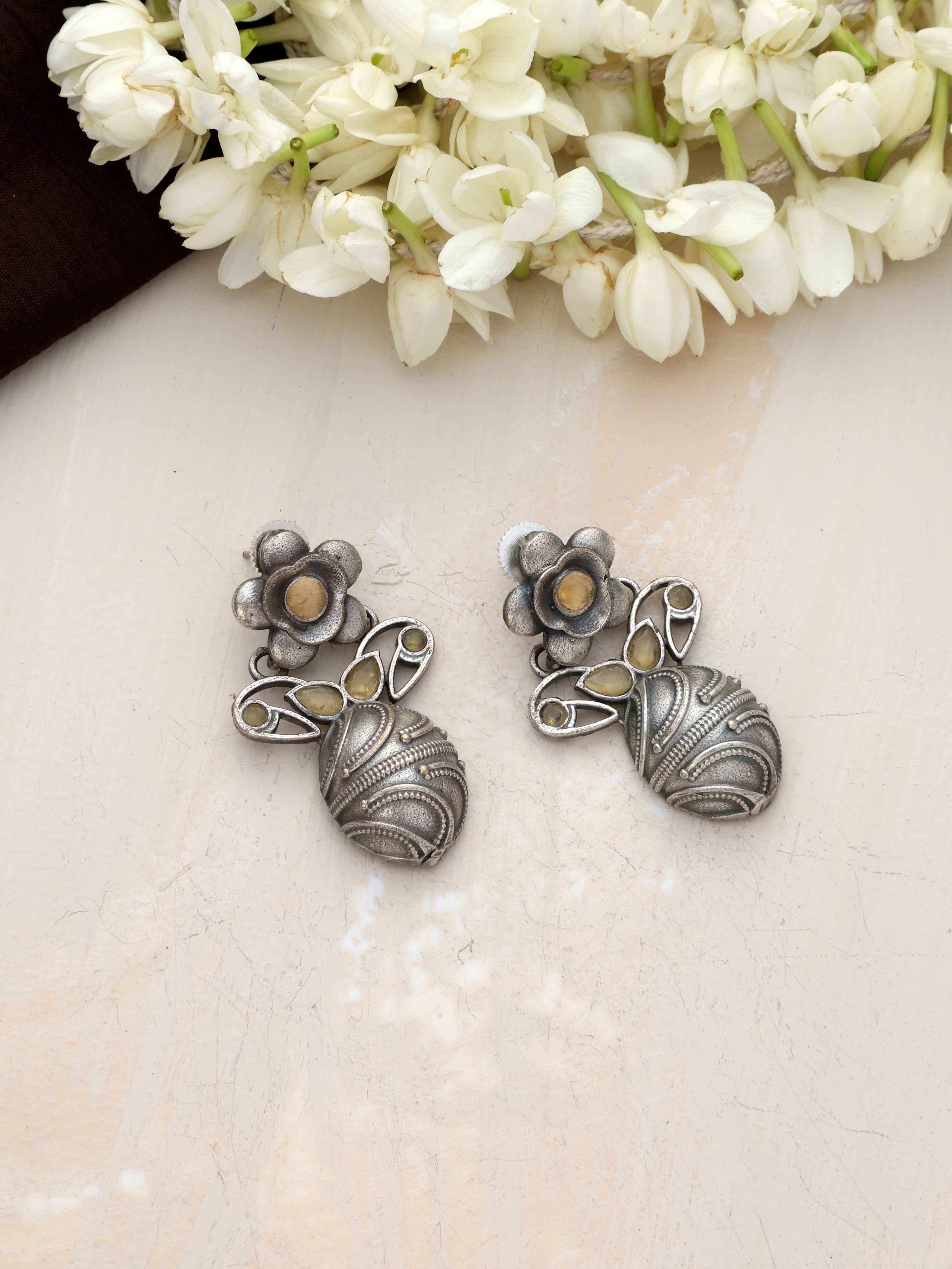 trueBrowns Silver Tone Oval Drop Earrings - Distacart
