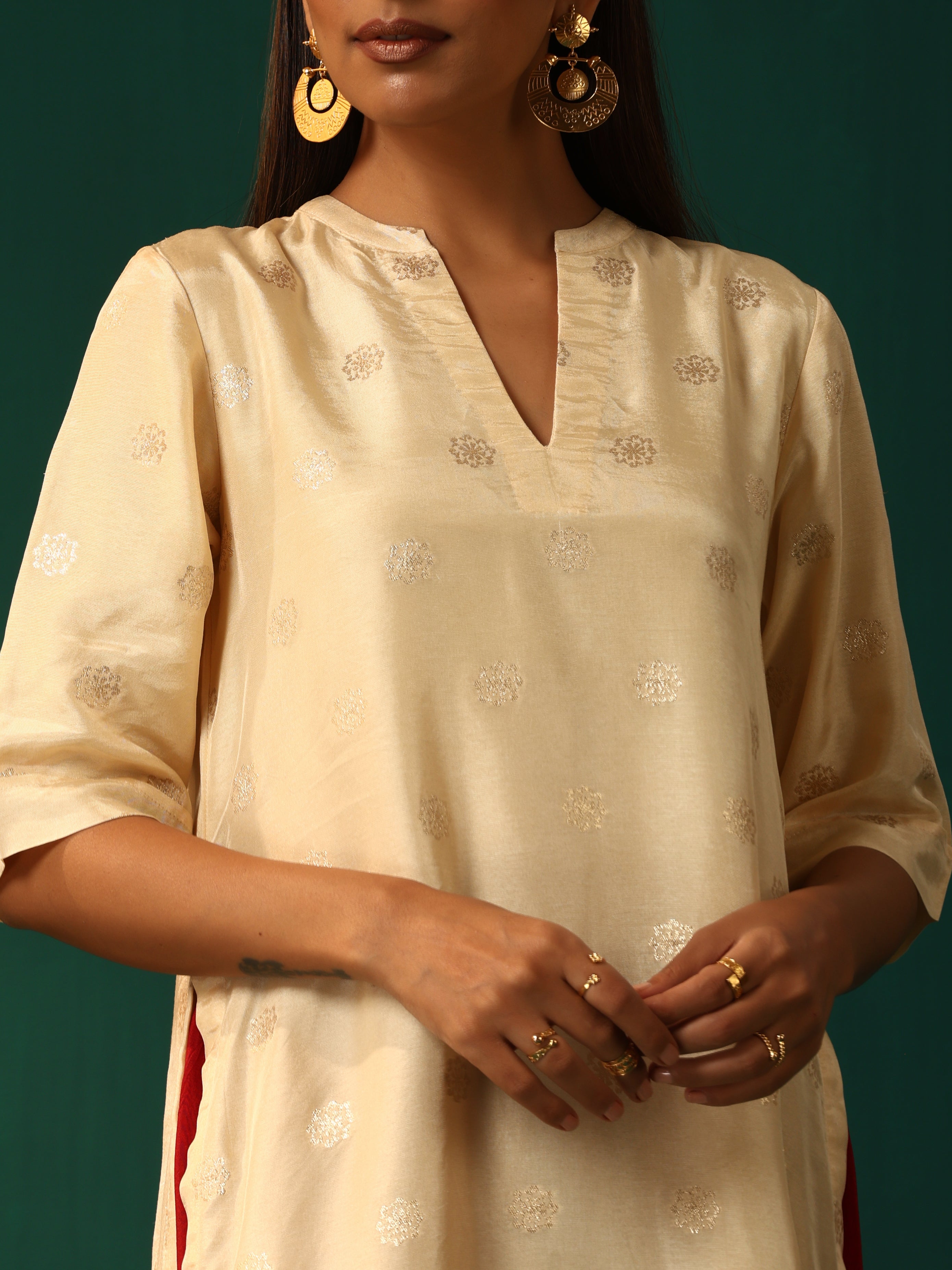 trueBrowns Ivory Geometric Floral Viscose Silk High Low Kurta Pant Set - Distacart