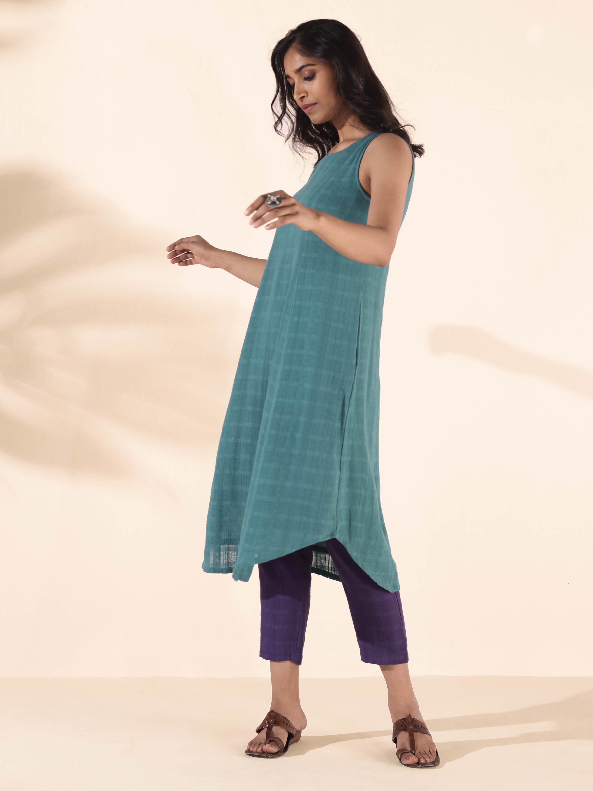 trueBrowns Turquoise Cotton Dobby Sleeveless Kurta Pant Set - Distacart