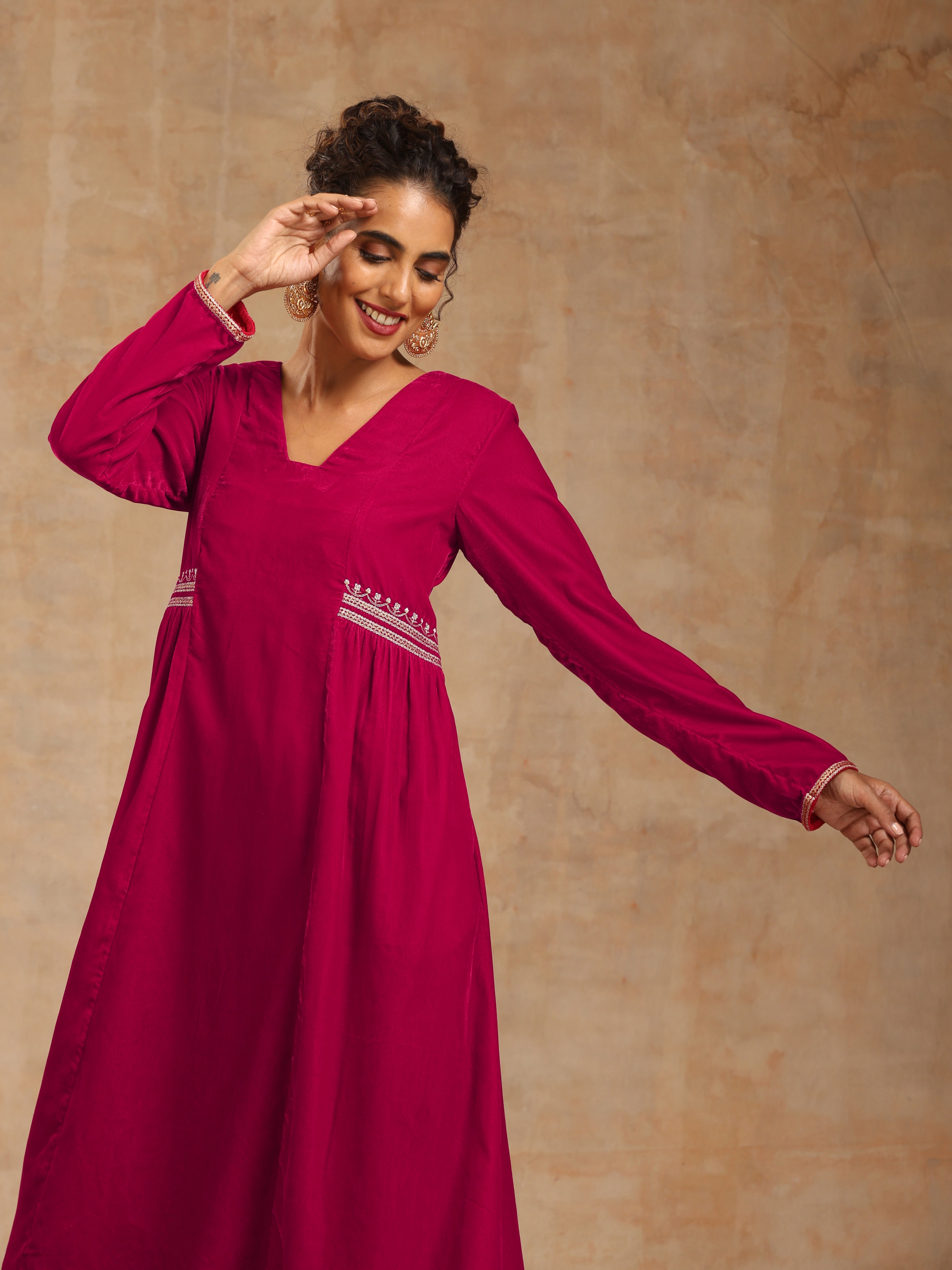 trueBrowns Rani Pink Velvet Embroidered Kurta - Distacart