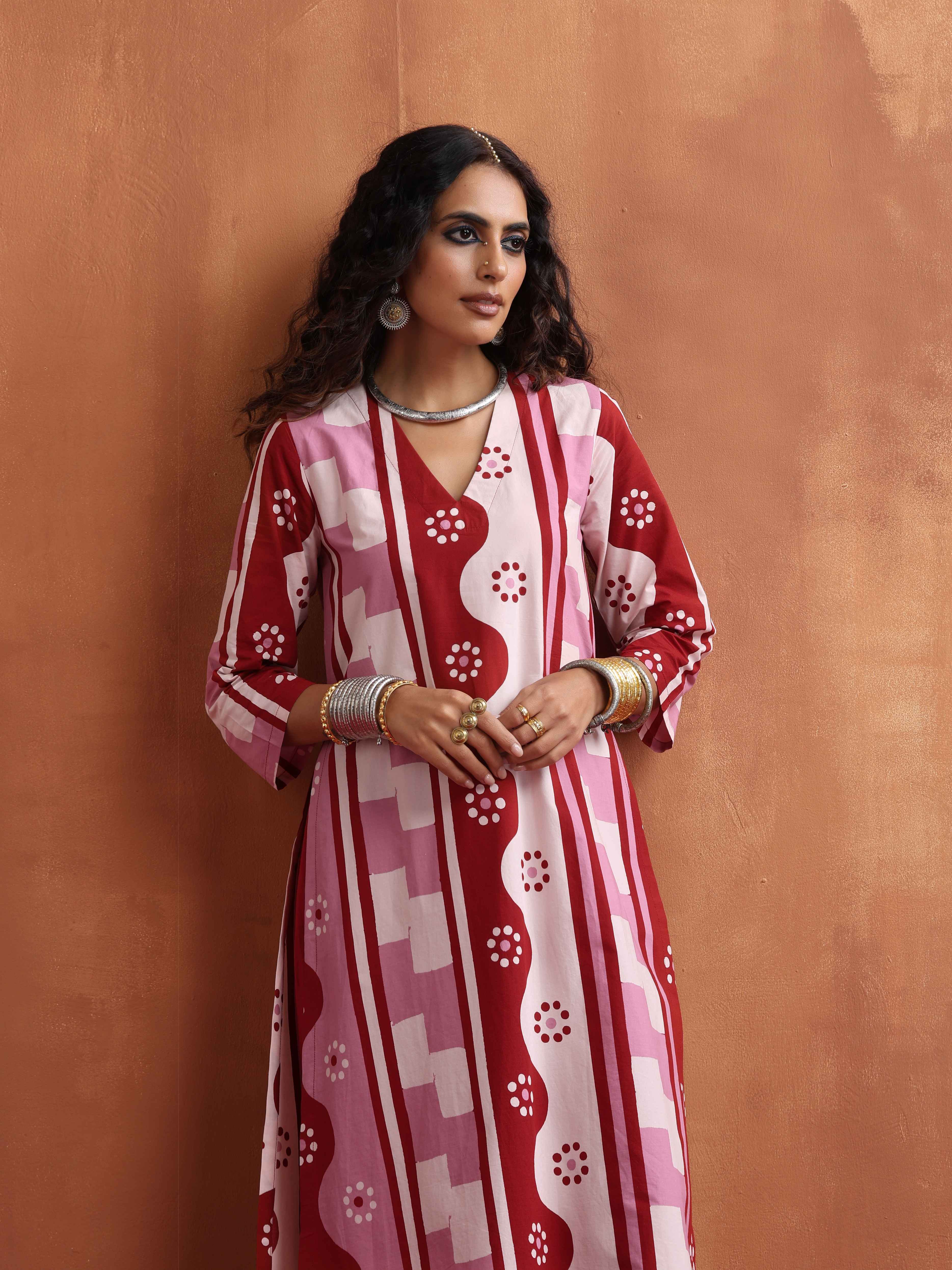 trueBrowns Pink Abstract Print High Slit Kurta Set - Distacart