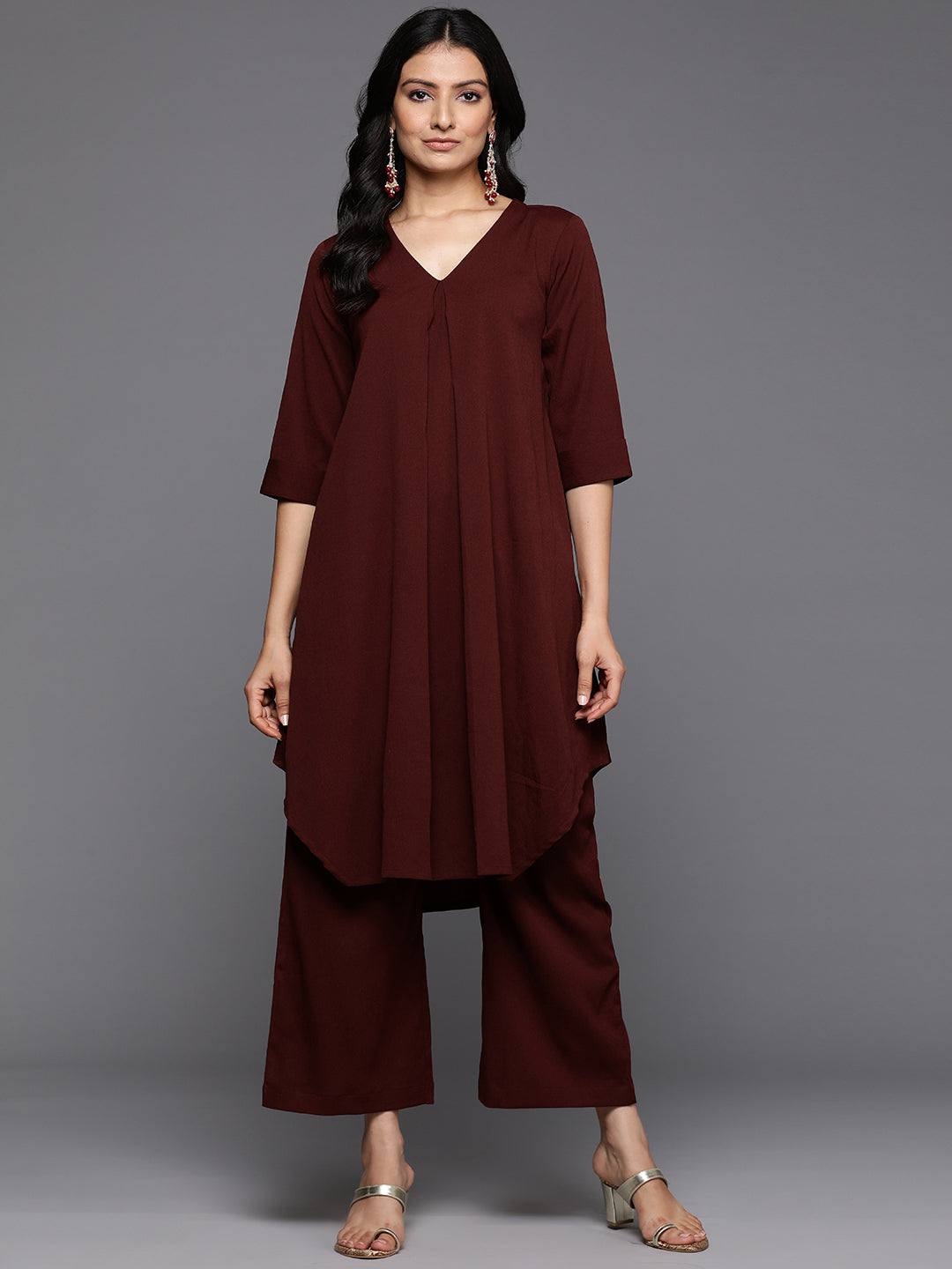 Varanga Women Maroon V Neck Kurta Set - Distacart
