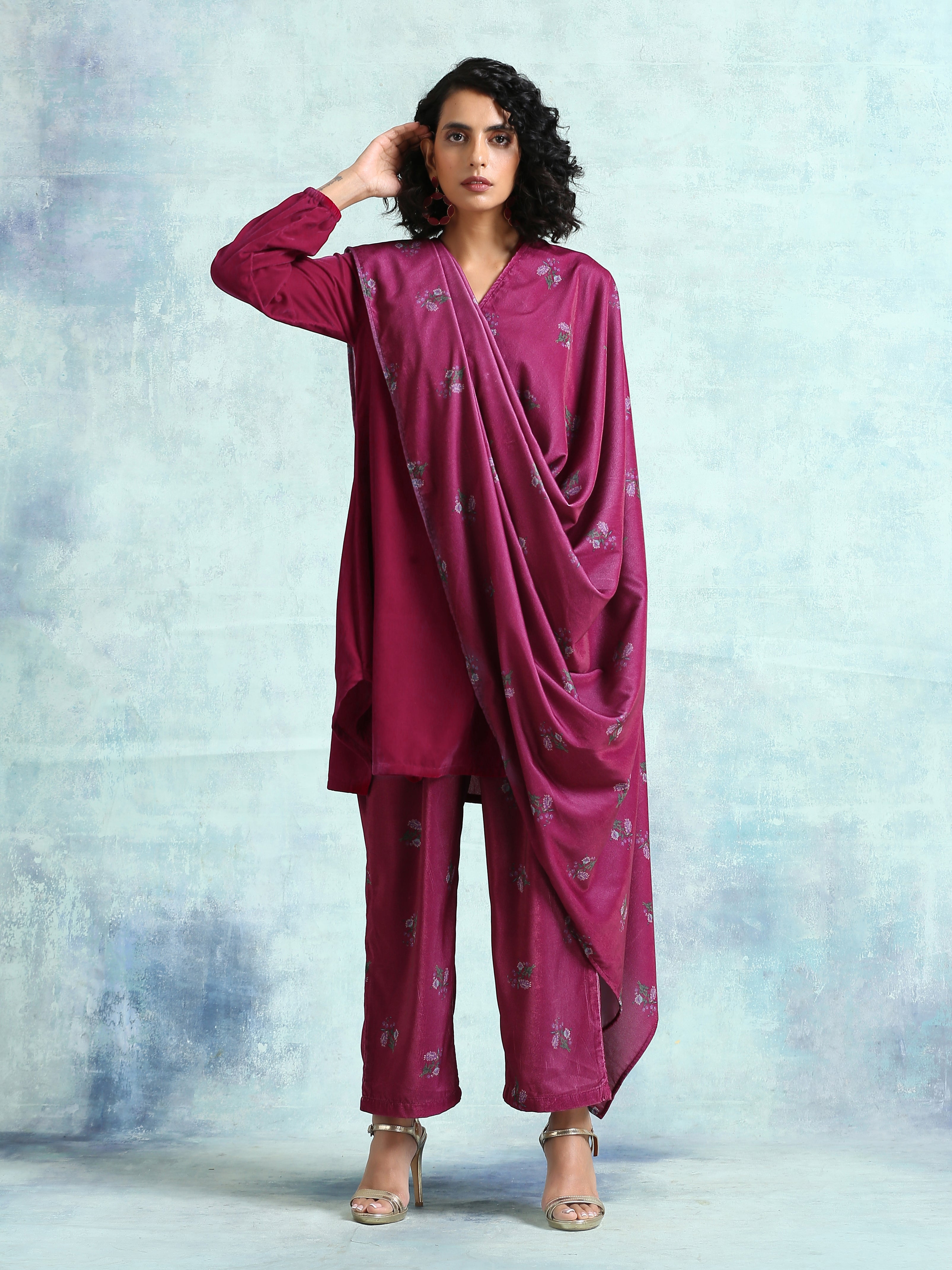 trueBrowns Magenta Printed Velvet Shawl - Distacart