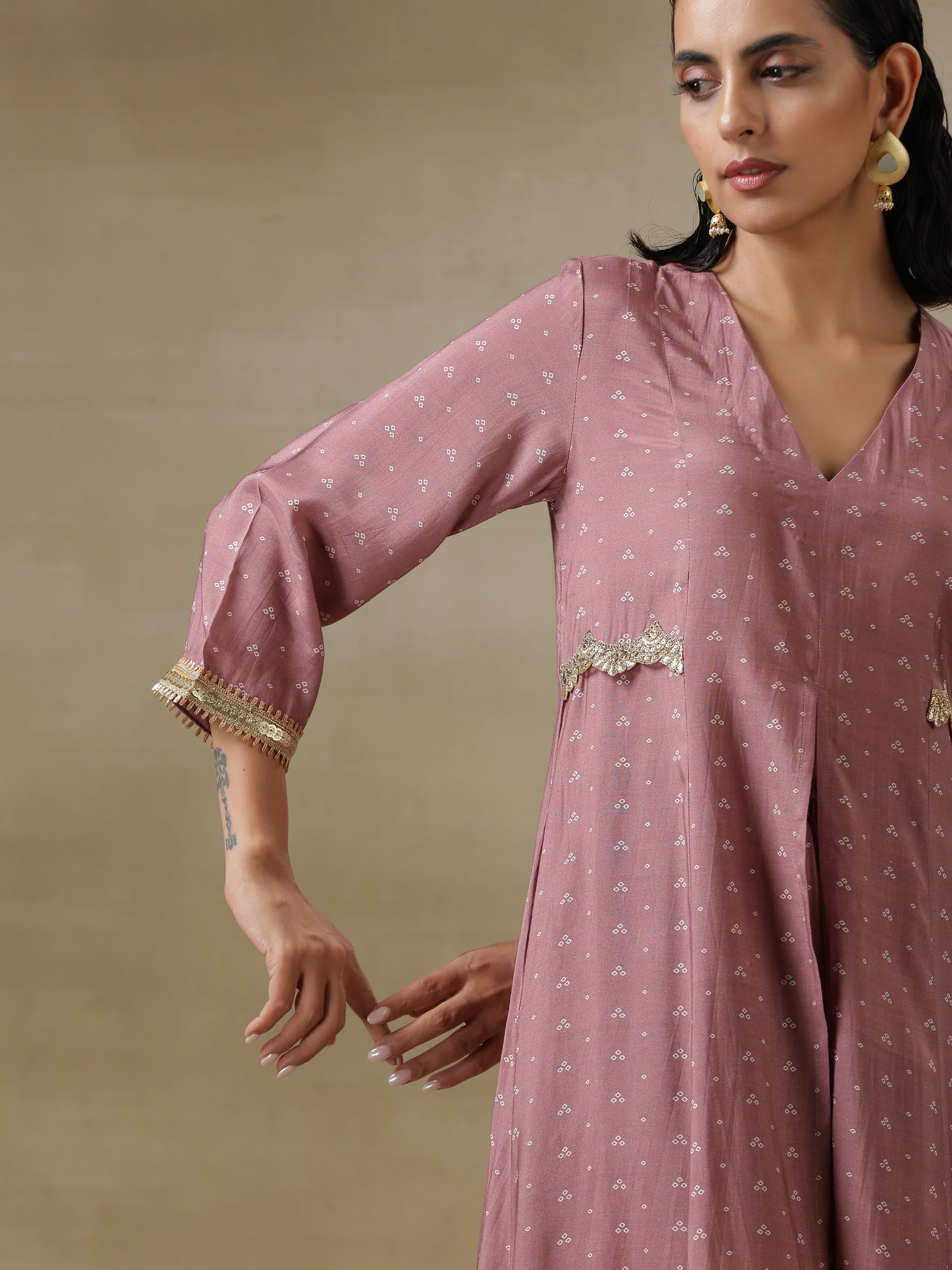 trueBrowns Dark Mauve Bandhani Printed Silk Front Slit Kurta Pant Set - Distacart