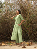 Thumbnail for trueBrowns Green Cotton Dobby Embroidered Kurta Set
