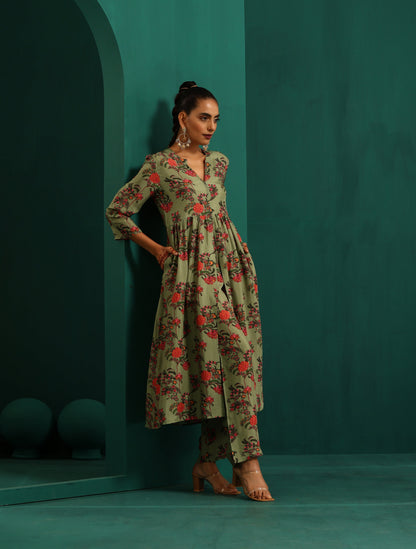 trueBrowns Green Floral Muslin Silk Printed Front Slit Kurta Pant Set - Distacart