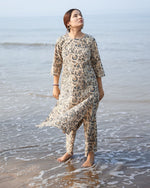 Thumbnail for NOZ2TOZ Women's Stylish Rayon Knee Length Floral Printed Kurti - Distacart