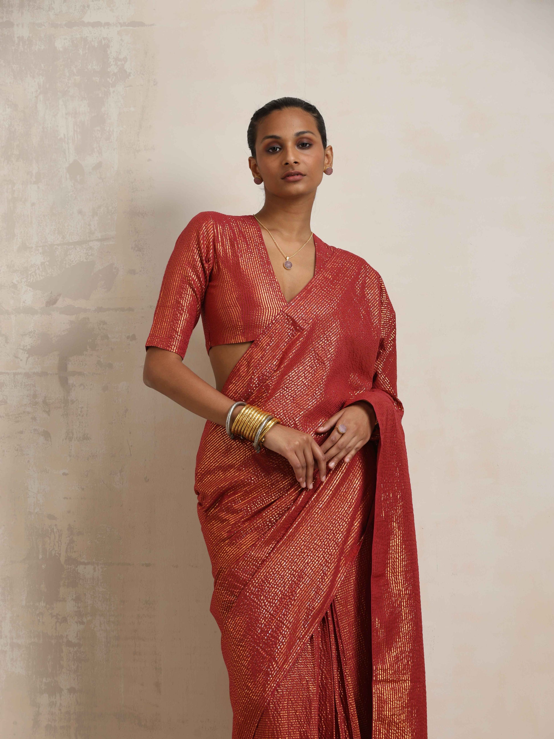 trueBrowns Maroon Gold Metallic Ready To Wear Plus Size Saree - Distacart