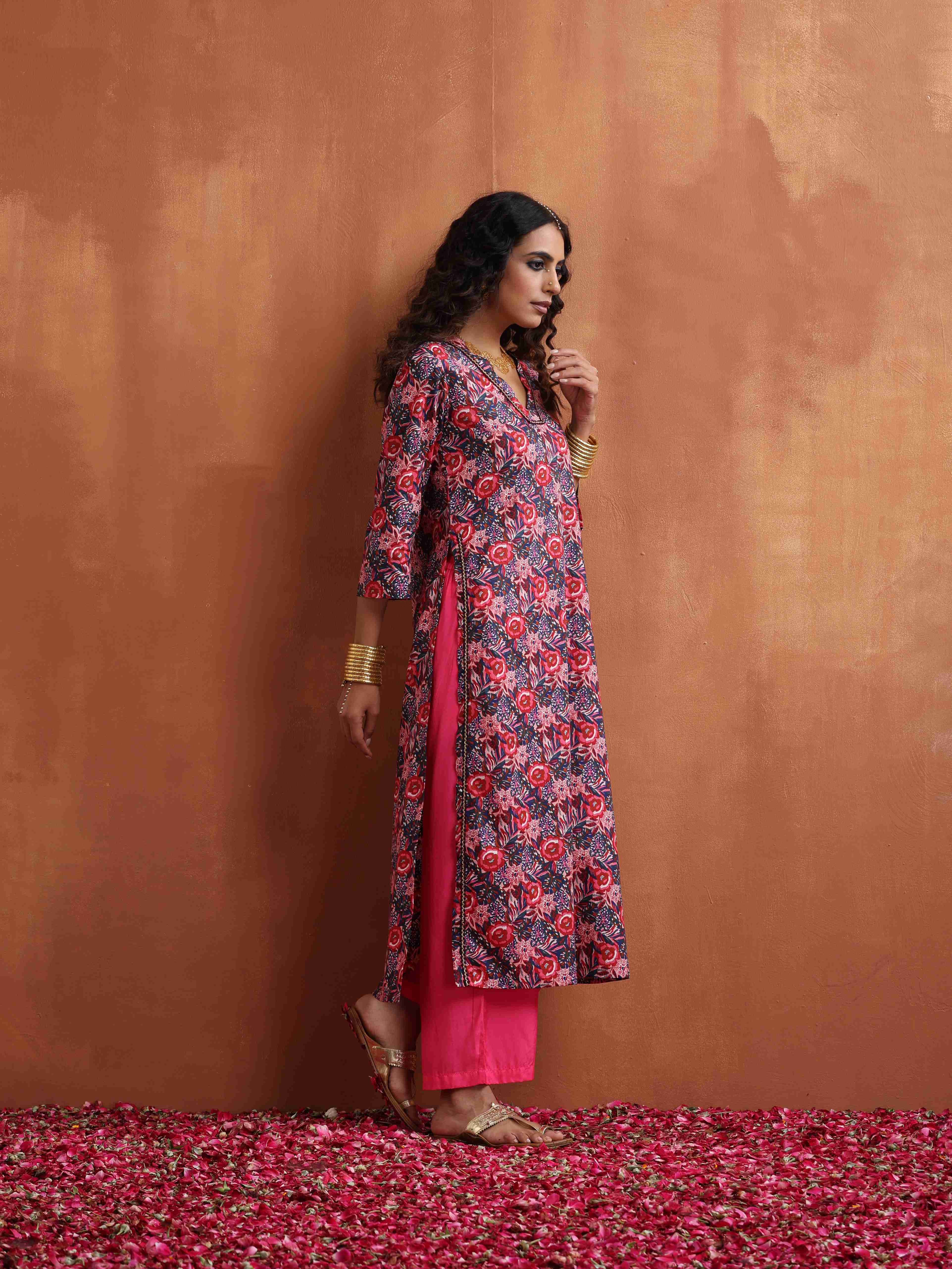 trueBrowns Pink Print High Slit Kurta Set - Distacart